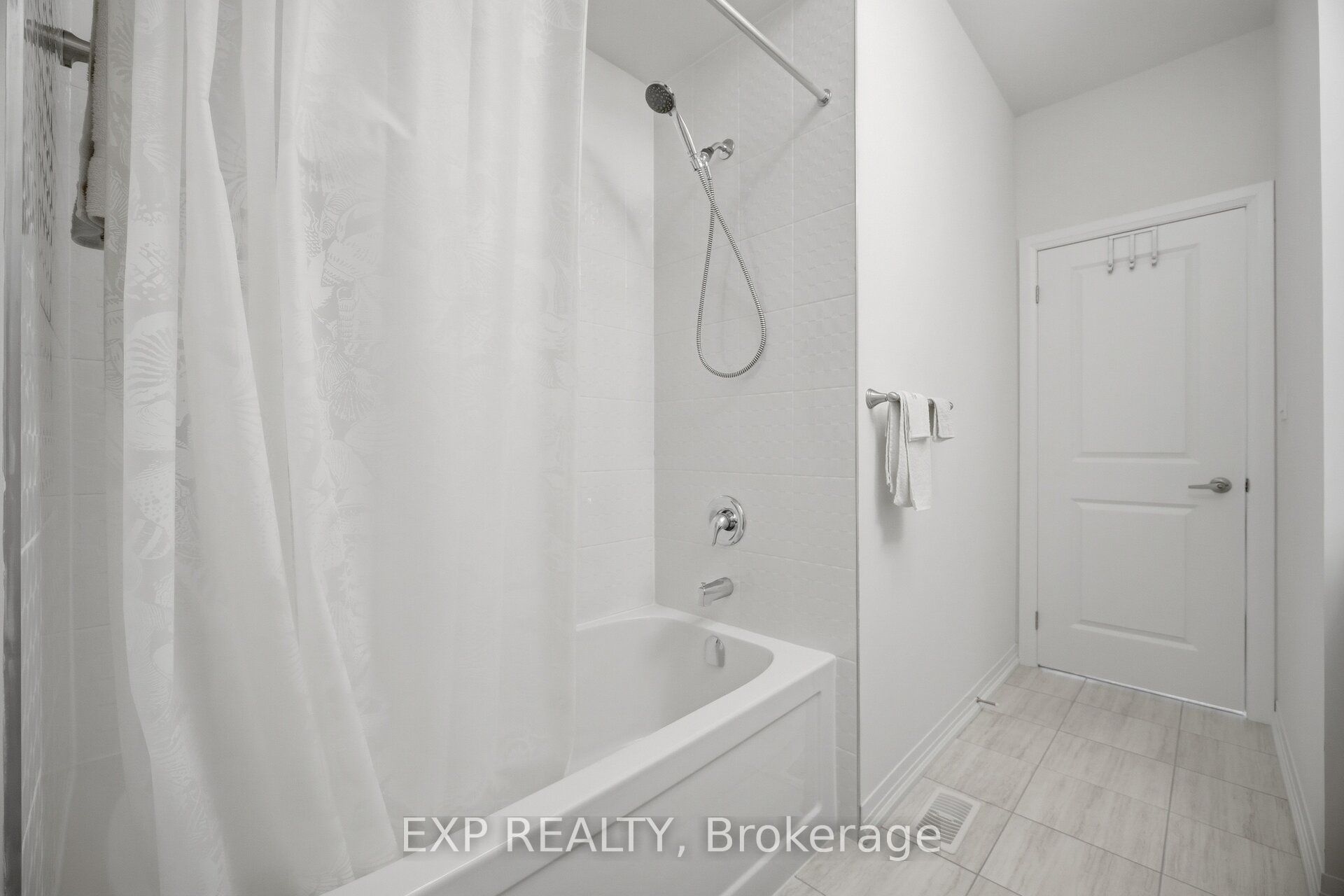 130 Ogston Crescent Property Photo 34