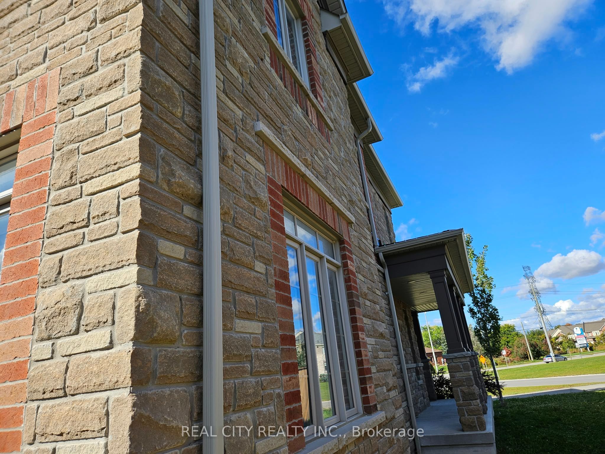 1181 Church Street N Property Photo 9