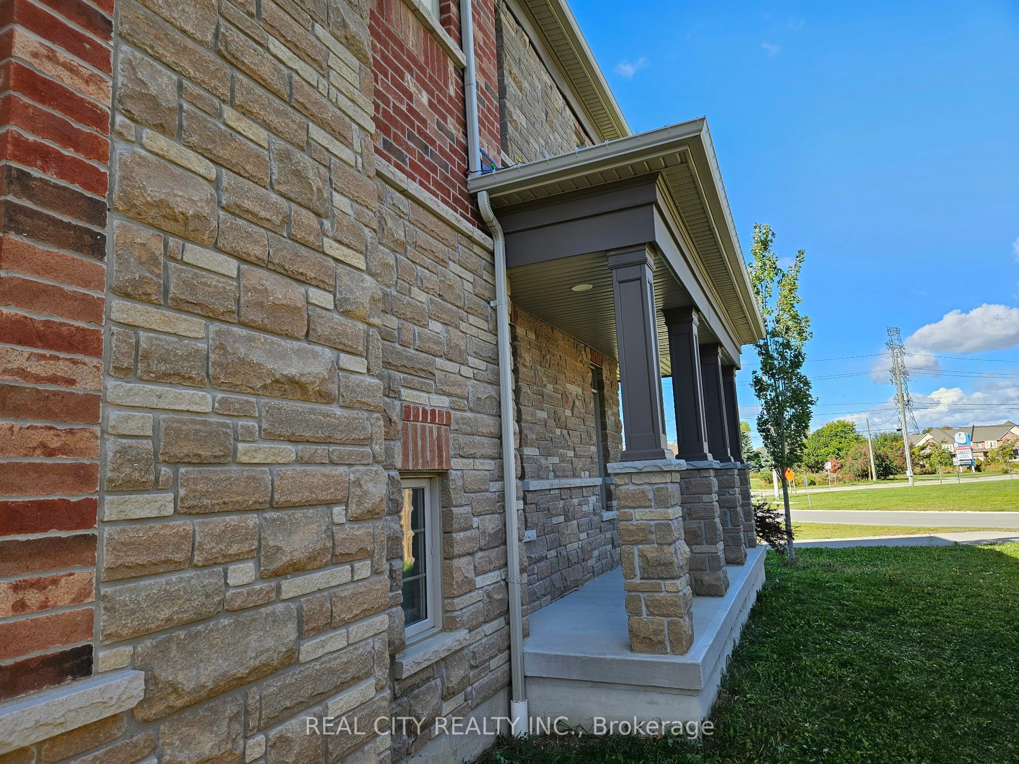 1181 Church Street N Property Photo 11