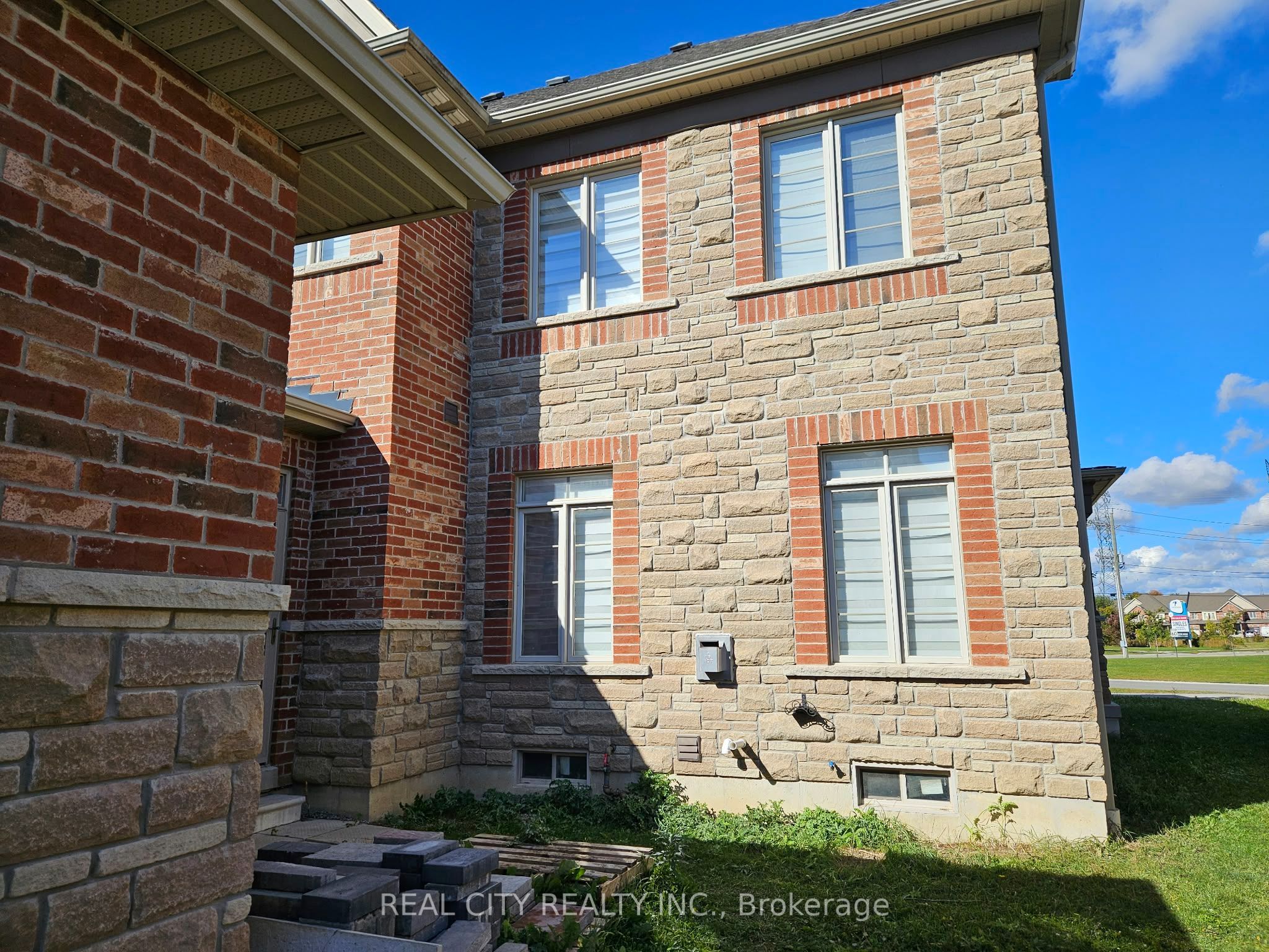 1181 Church Street N Property Photo 12