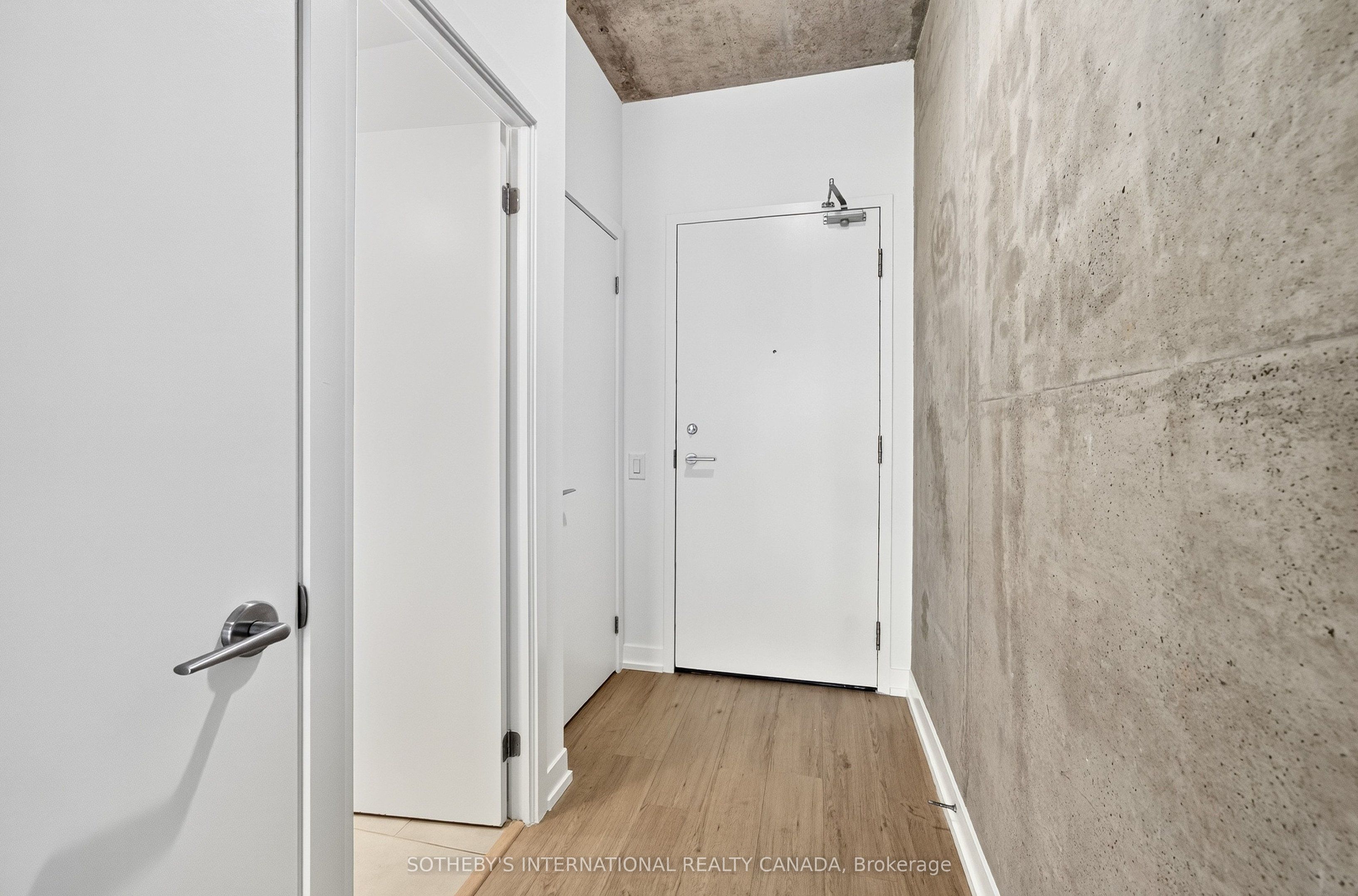 319 Carlaw Avenue 406 Property Photo 18