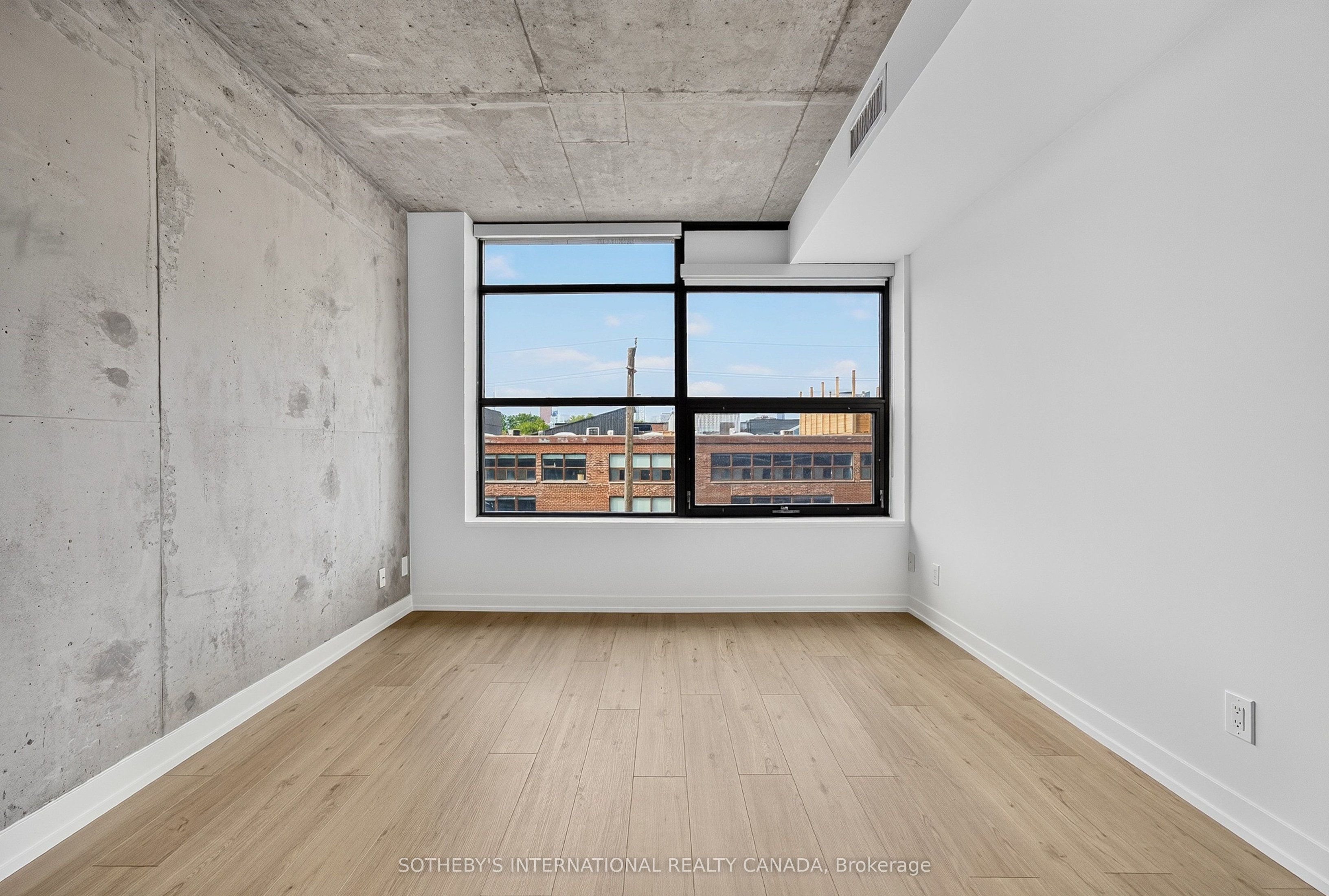 319 Carlaw Avenue 406 Property Photo 19