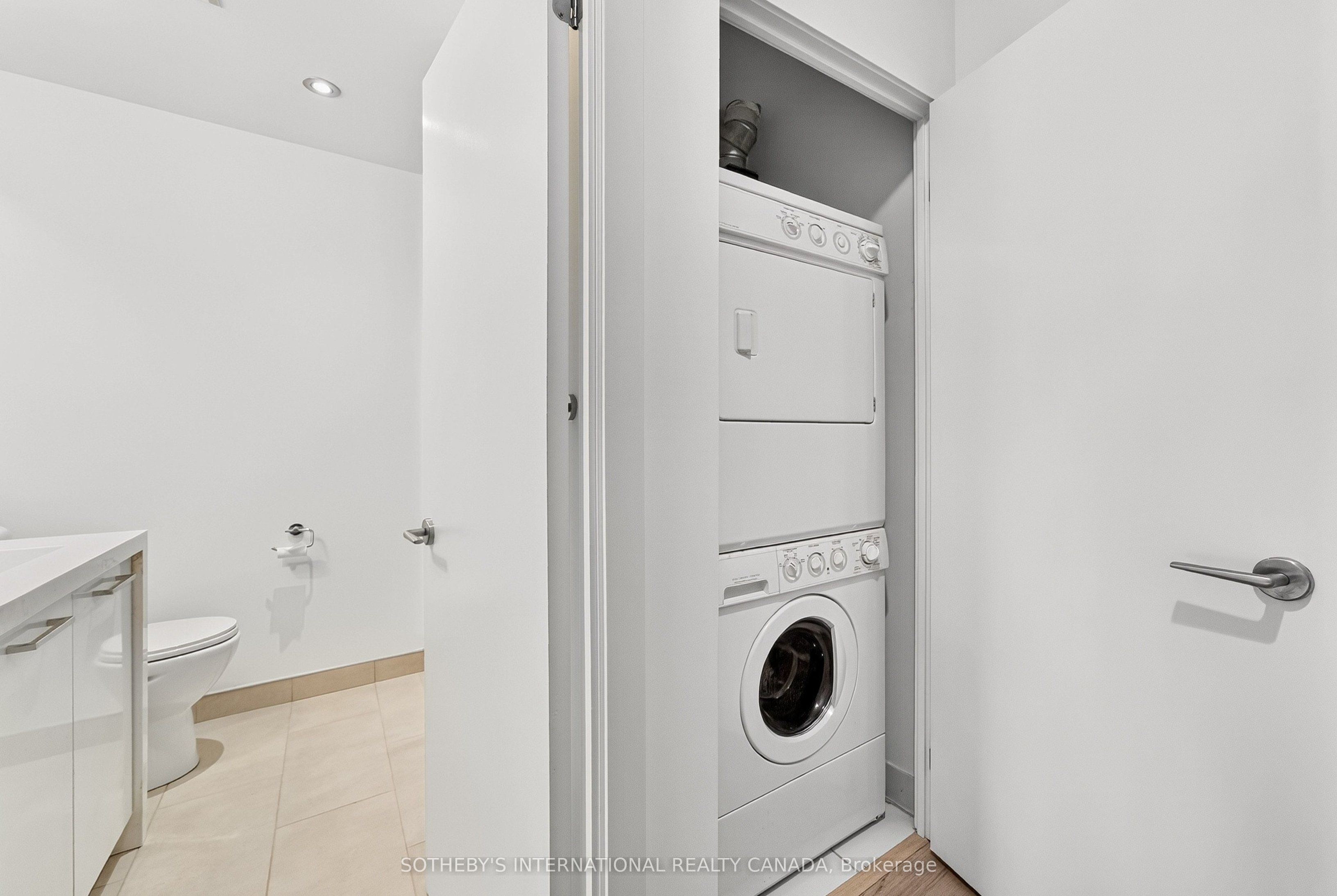 319 Carlaw Avenue 406 Property Photo 22