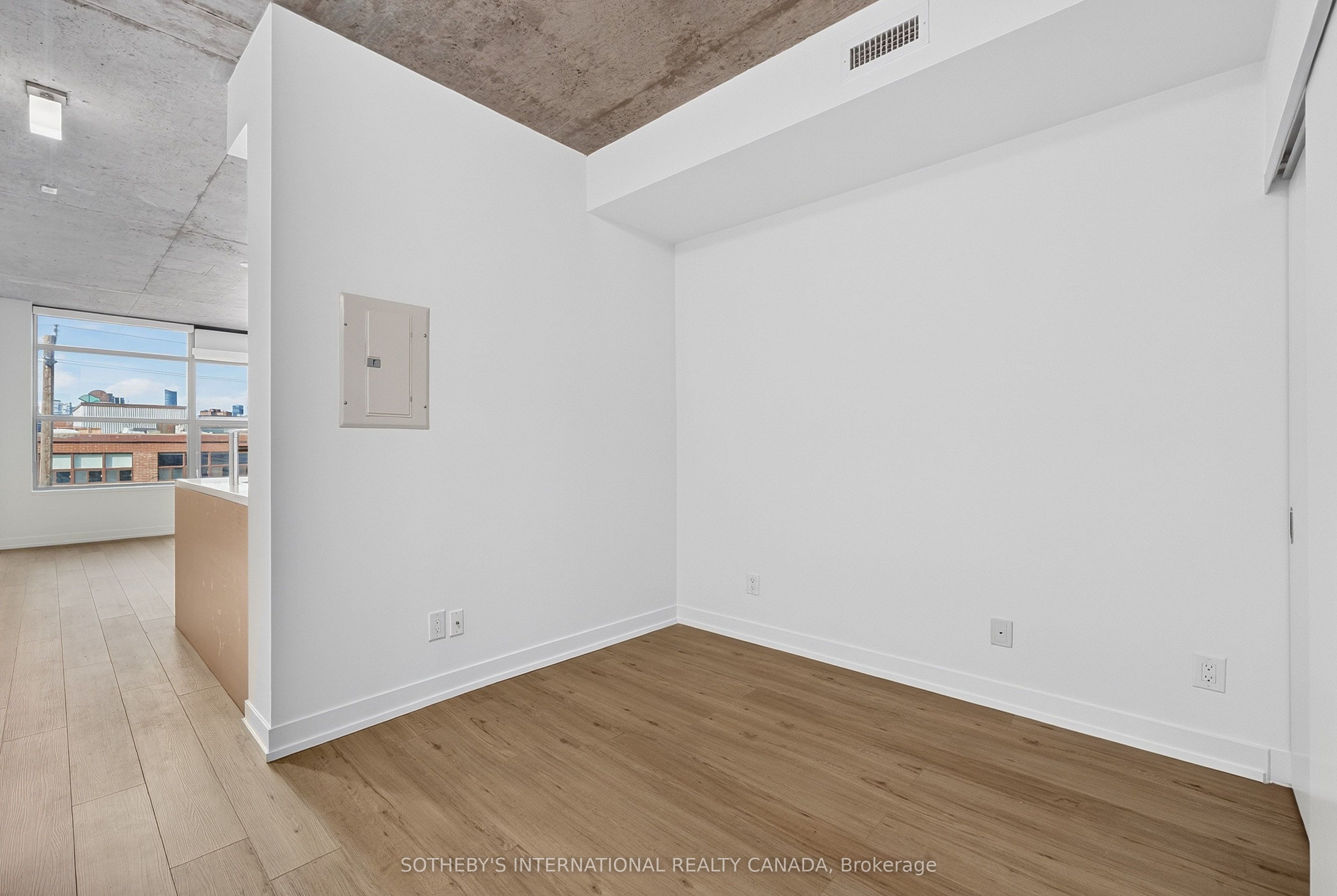319 Carlaw Avenue 406 Property Photo 23