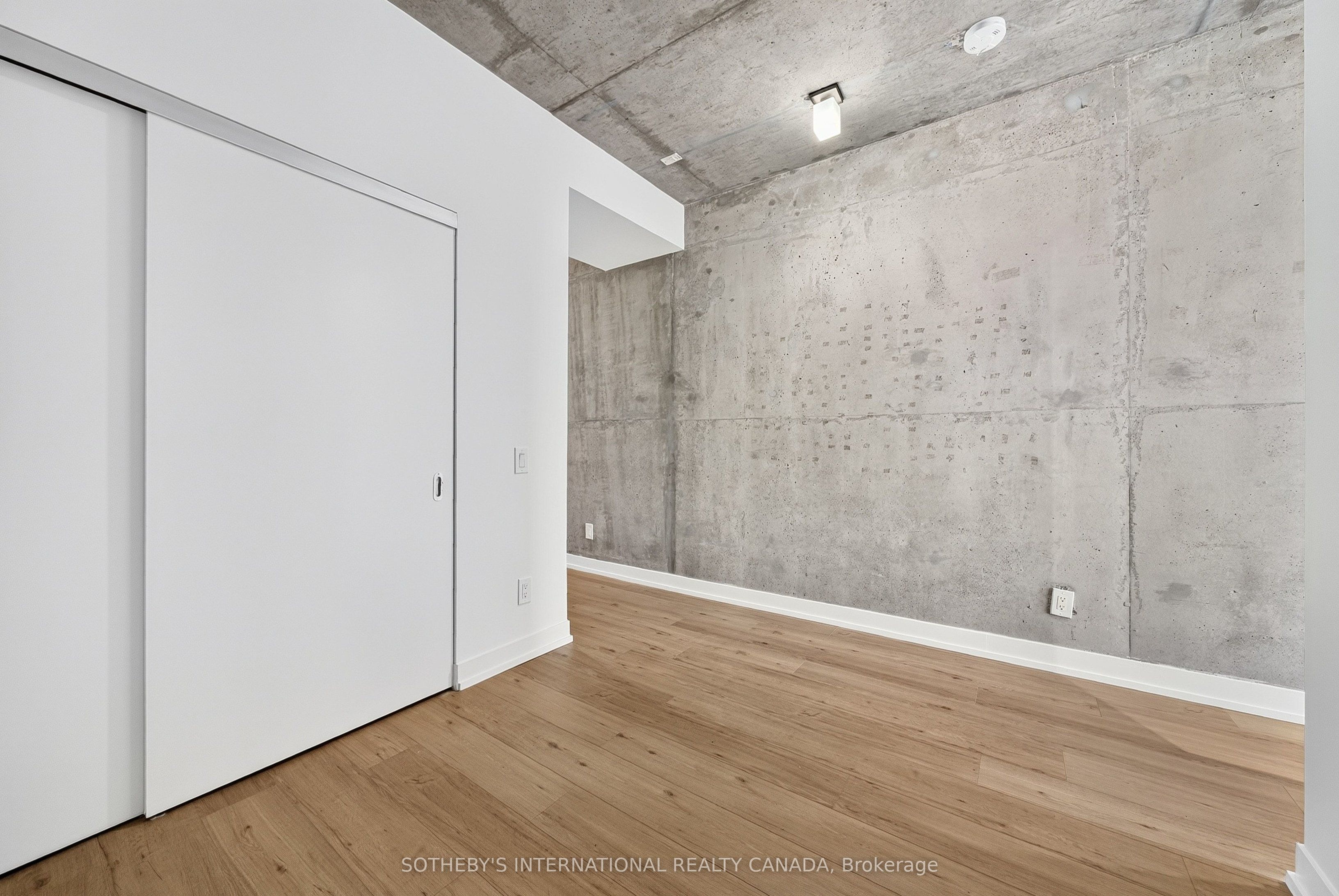 319 Carlaw Avenue 406 Property Photo 24