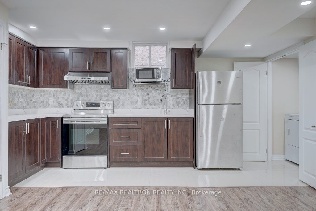 41 Oswell Drive Bsmnt Property Photo 11