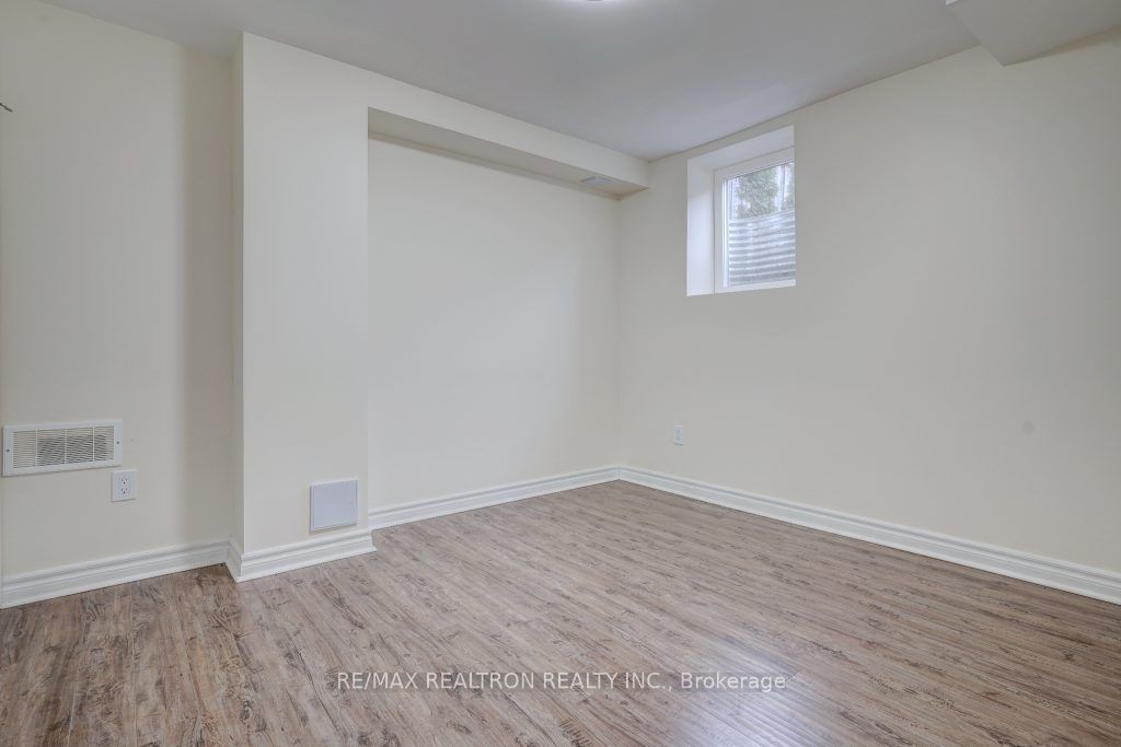41 Oswell Drive Bsmnt Property Photo 15