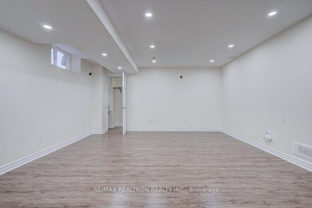 41 Oswell Drive Bsmnt Property Photo 21