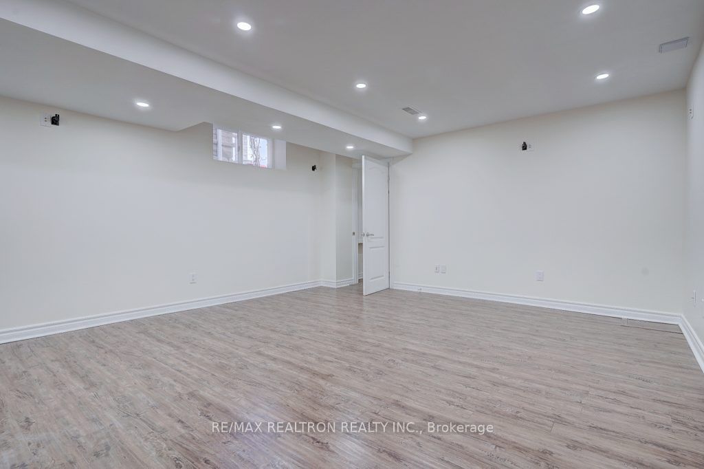 41 Oswell Drive Bsmnt Property Photo 22