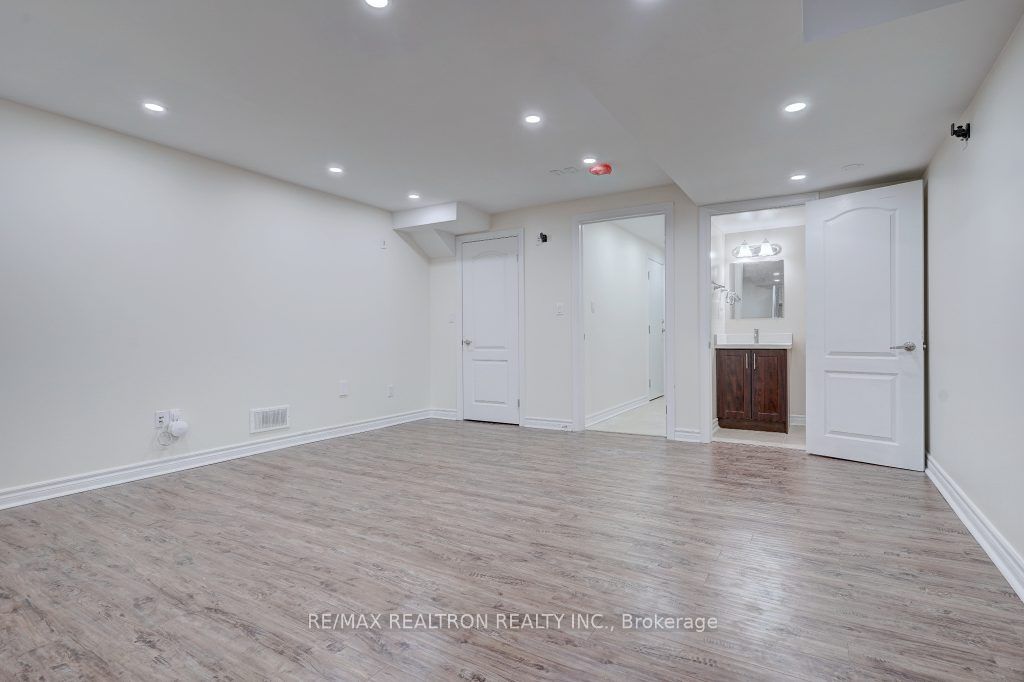 41 Oswell Drive Bsmnt Property Photo 23