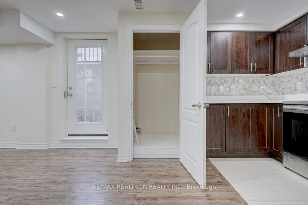 41 Oswell Drive Bsmnt Property Photo 26