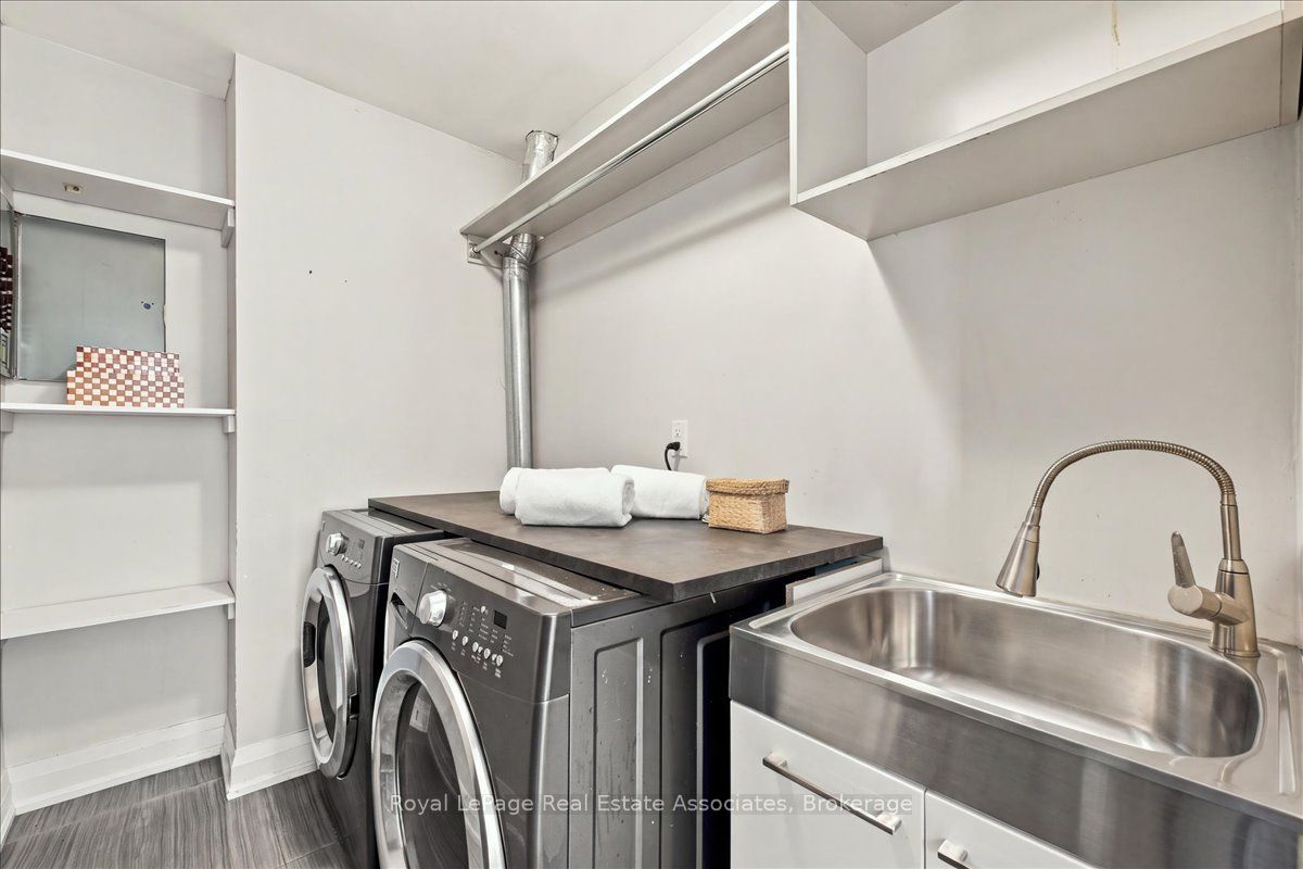 540 Mary Street E 1-4 Property Photo 24