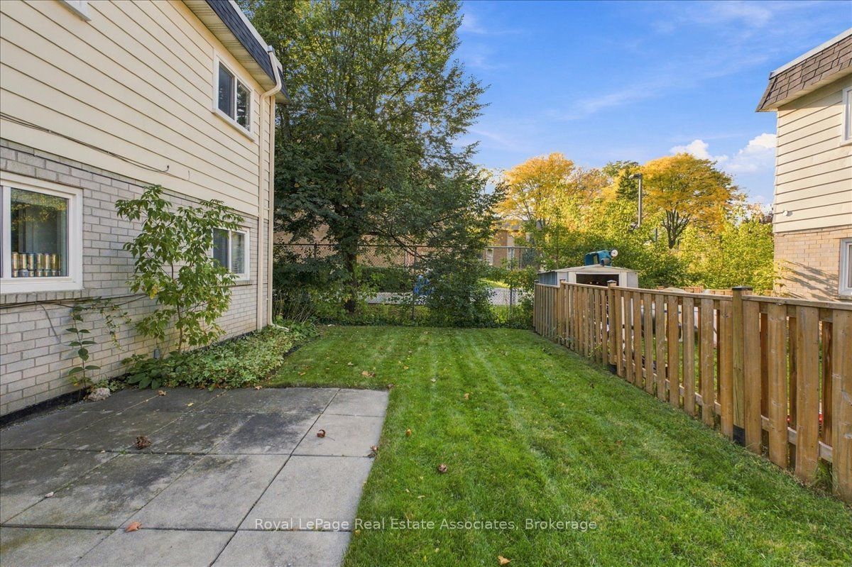 540 Mary Street E 1-4 Property Photo 35