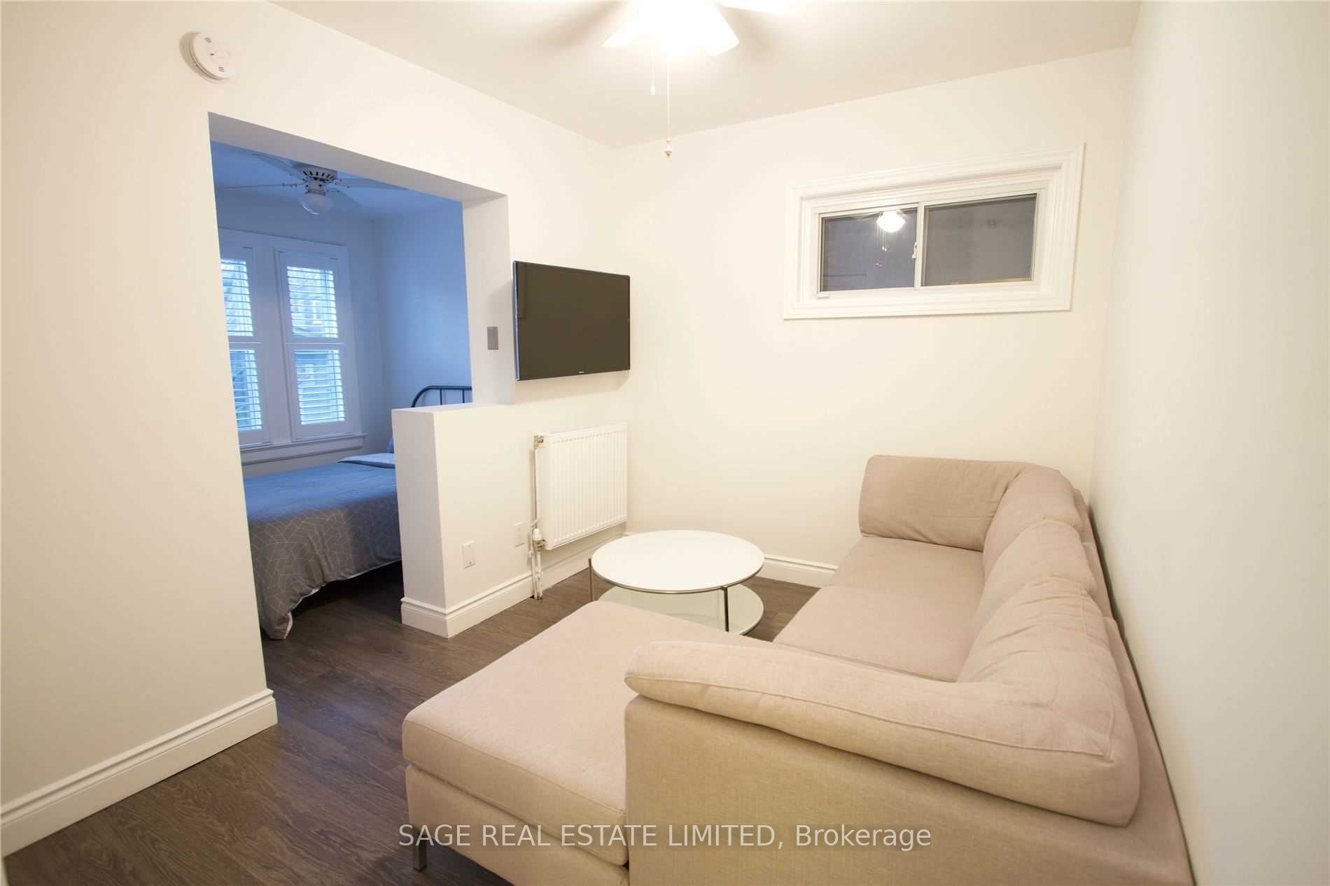8 Brookmount Road 1b Property Photo 8