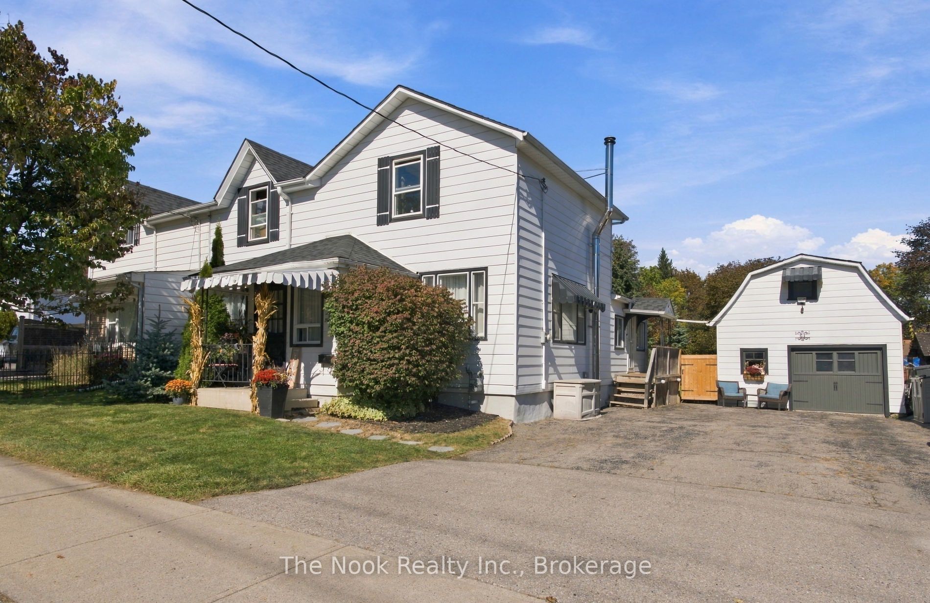 64 Wellington Street Property Photo 1