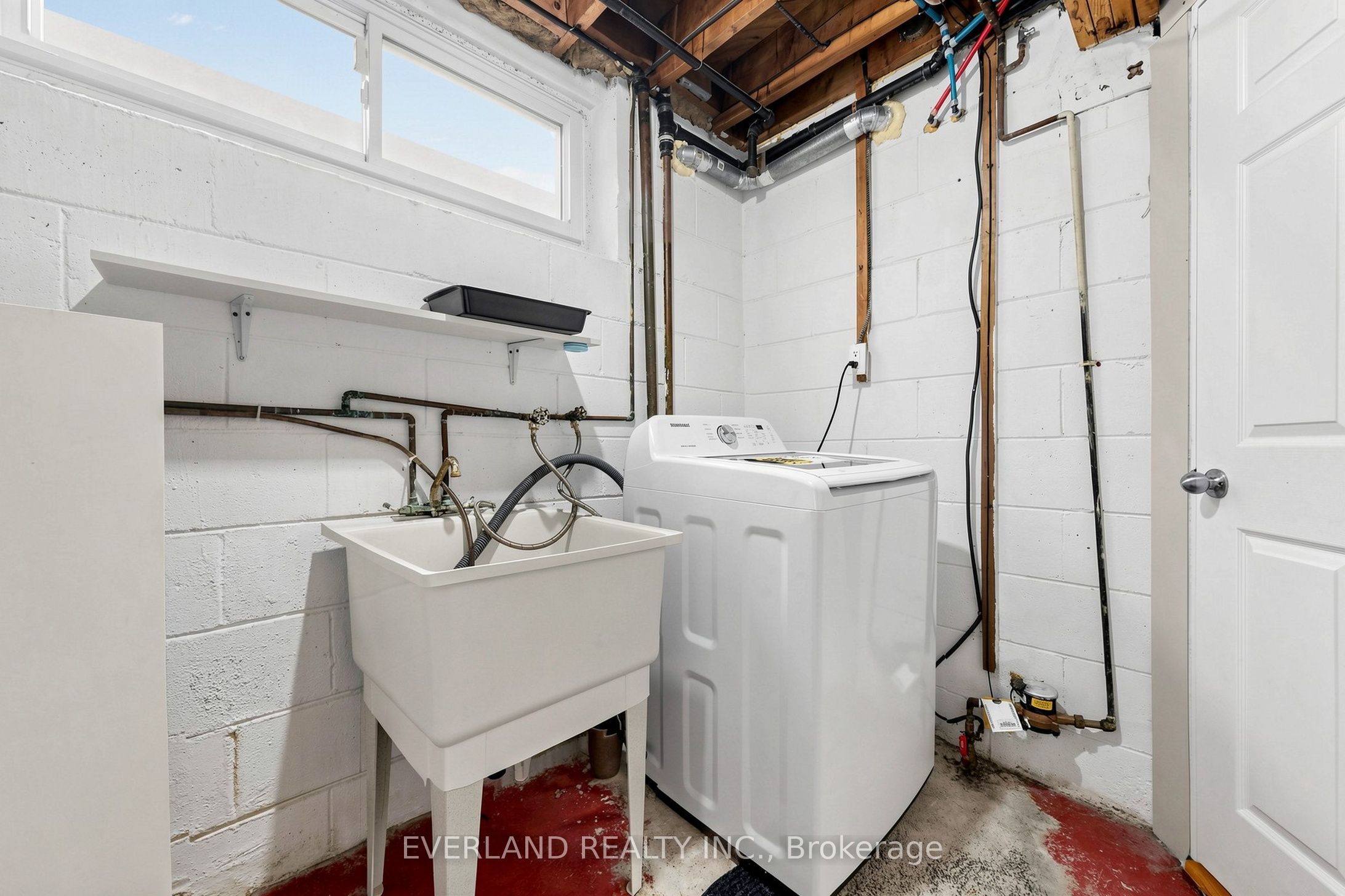 38 Six Nations Avenue Property Photo 30