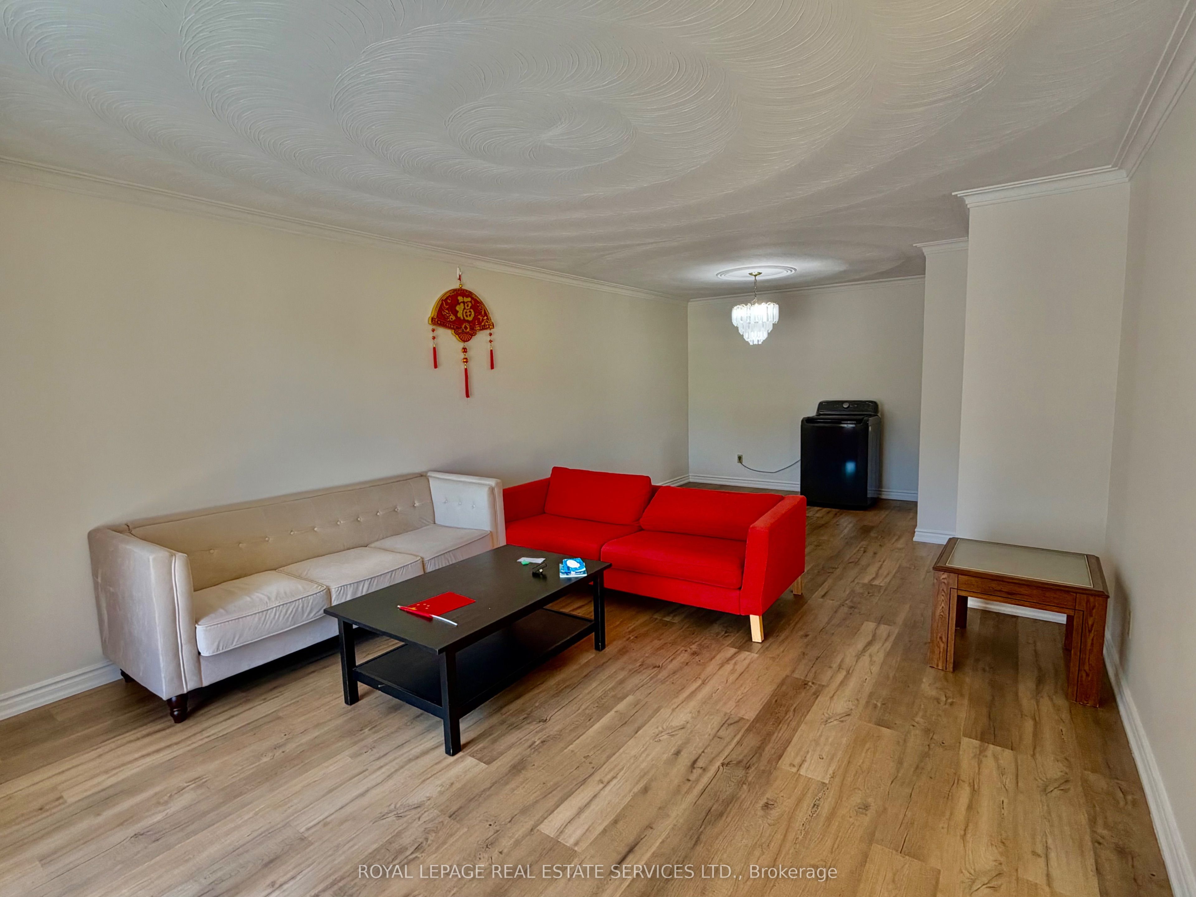 66 Terryhill Crescent Upper Property Photo 4