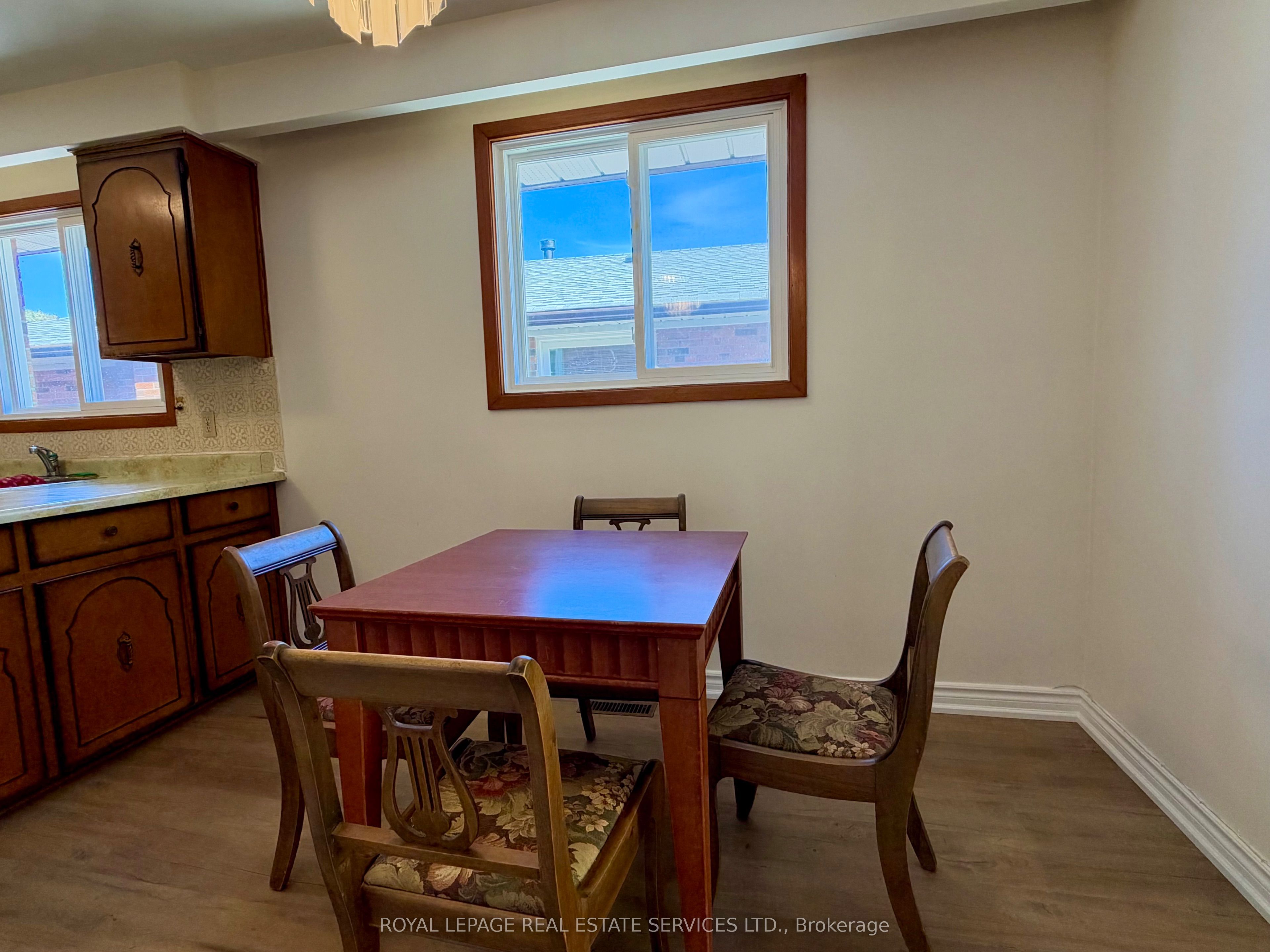66 Terryhill Crescent Upper Property Photo 10