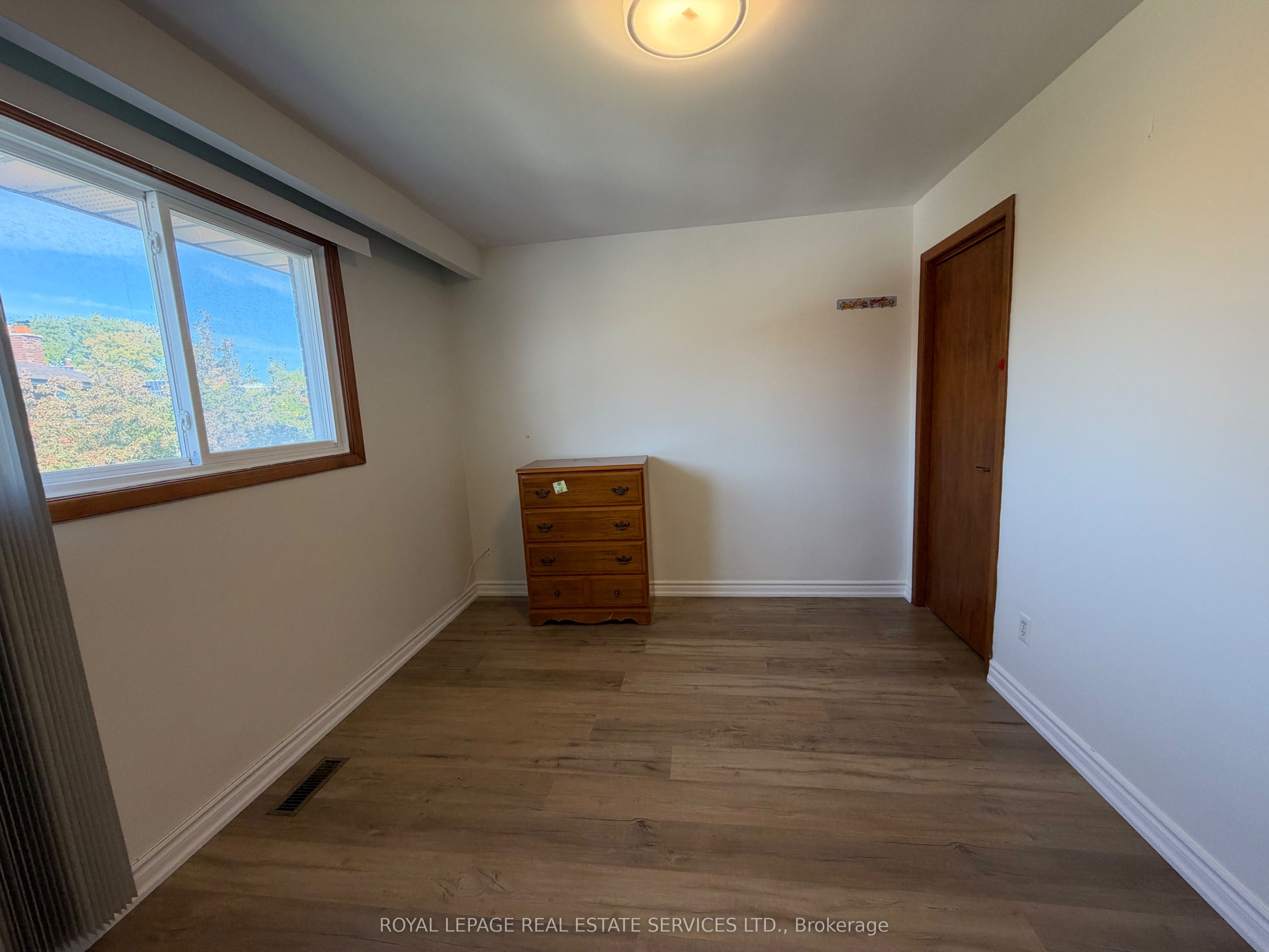66 Terryhill Crescent Upper Property Photo 17