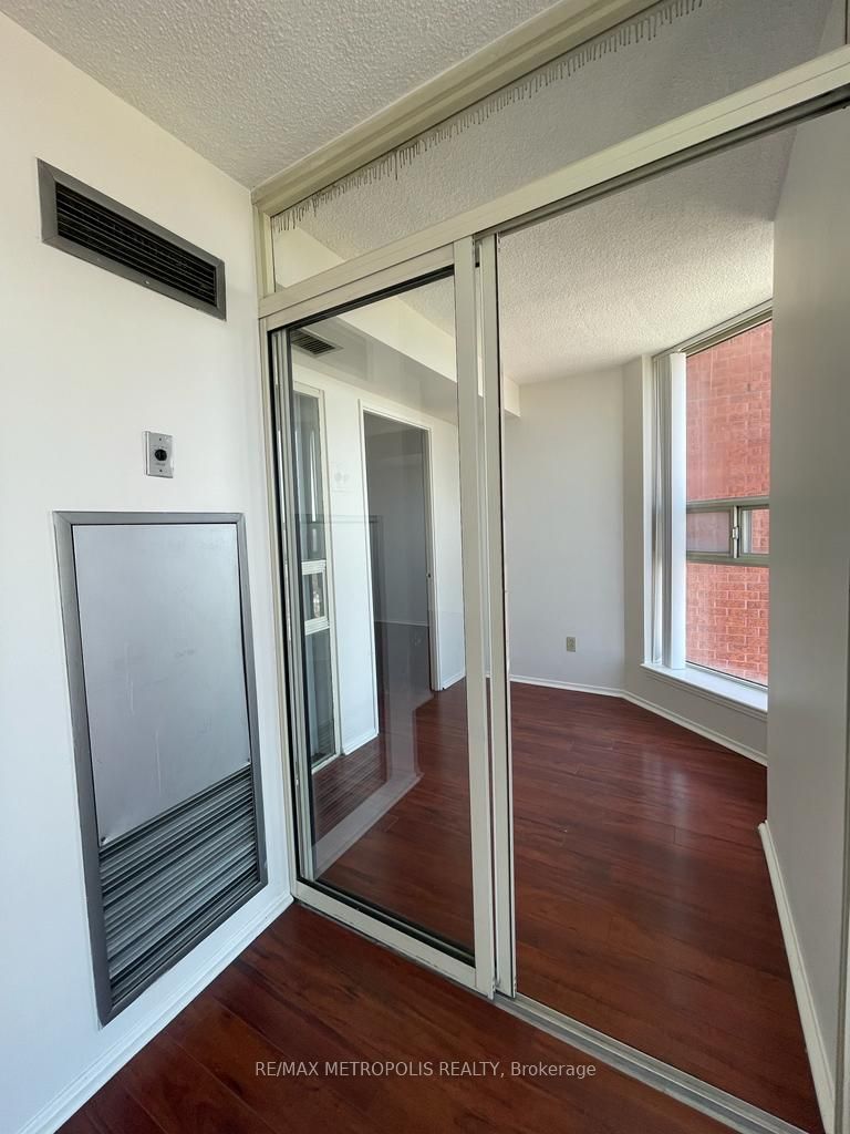 2460 Eglinton Avenue E 1412 Property Photo 5