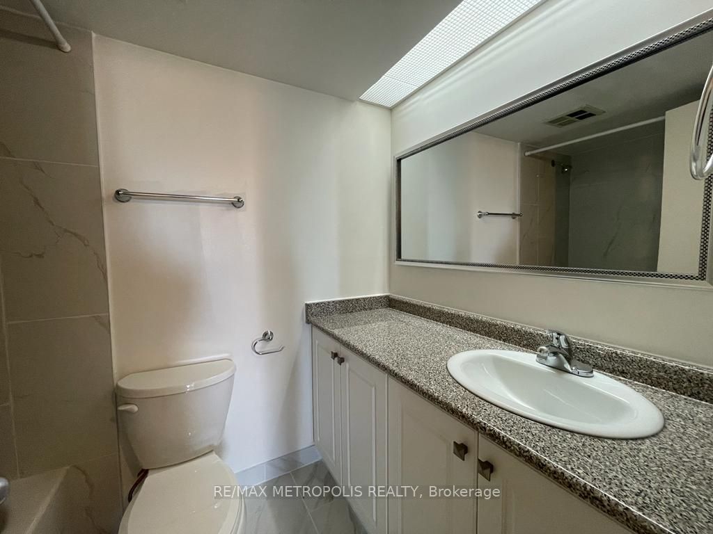 2460 Eglinton Avenue E 1412 Property Photo 6