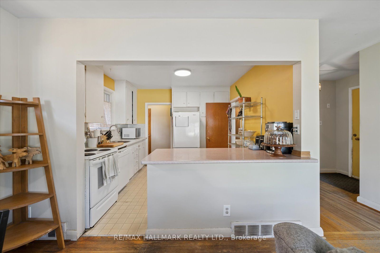 73 Deerfield Road Property Photo 15