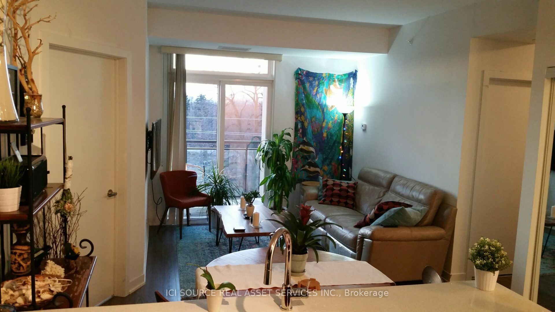 3560 St. Clair Avenue E 423 Property Photo 13