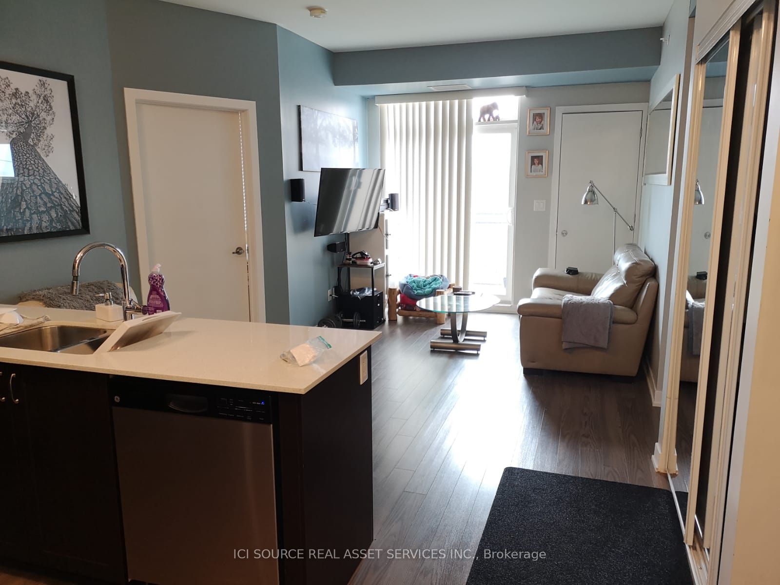 3560 St. Clair Avenue E 423 Property Photo 17