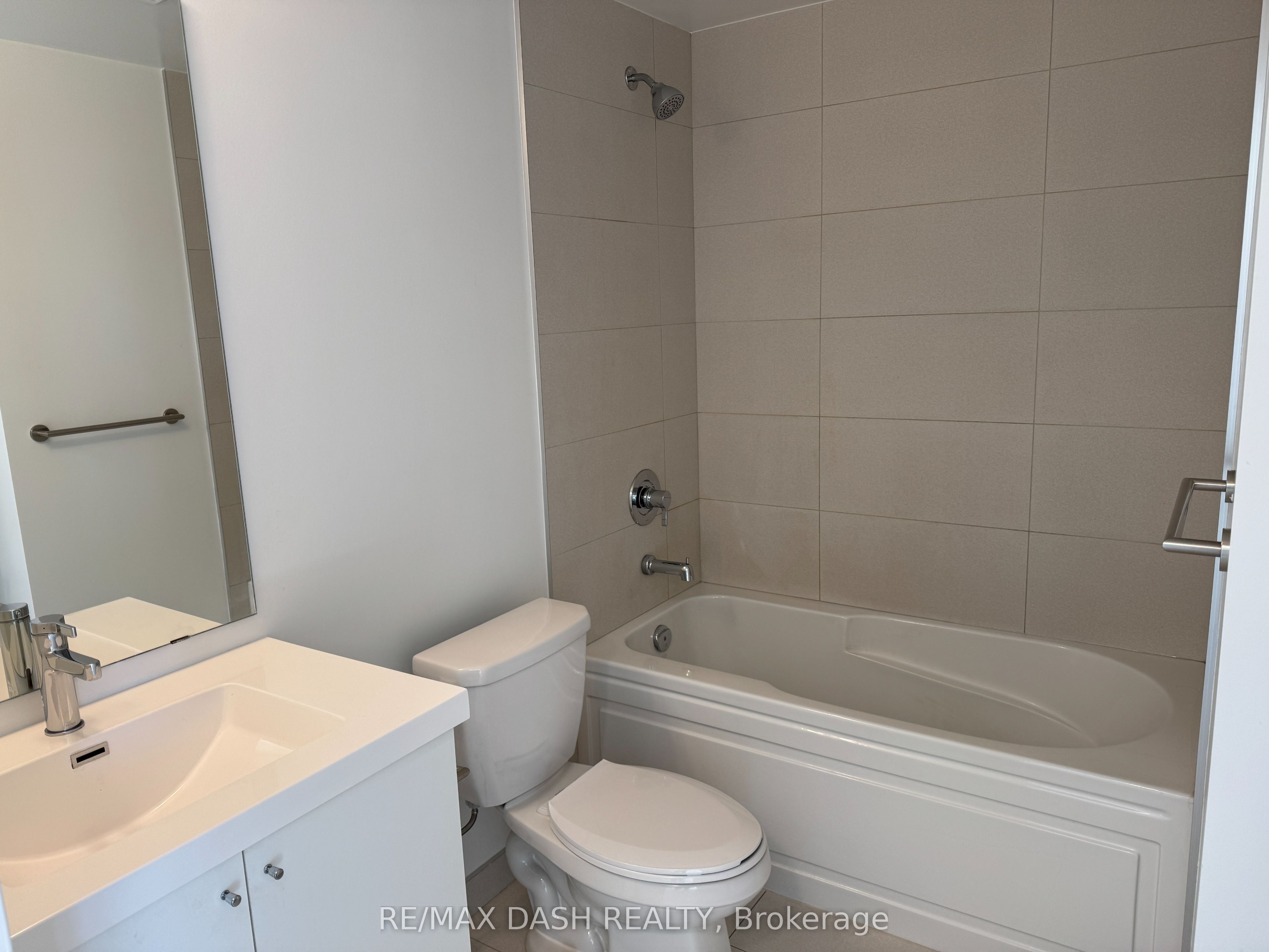 2545 Simcoe Street N 1622 Property Photo 7