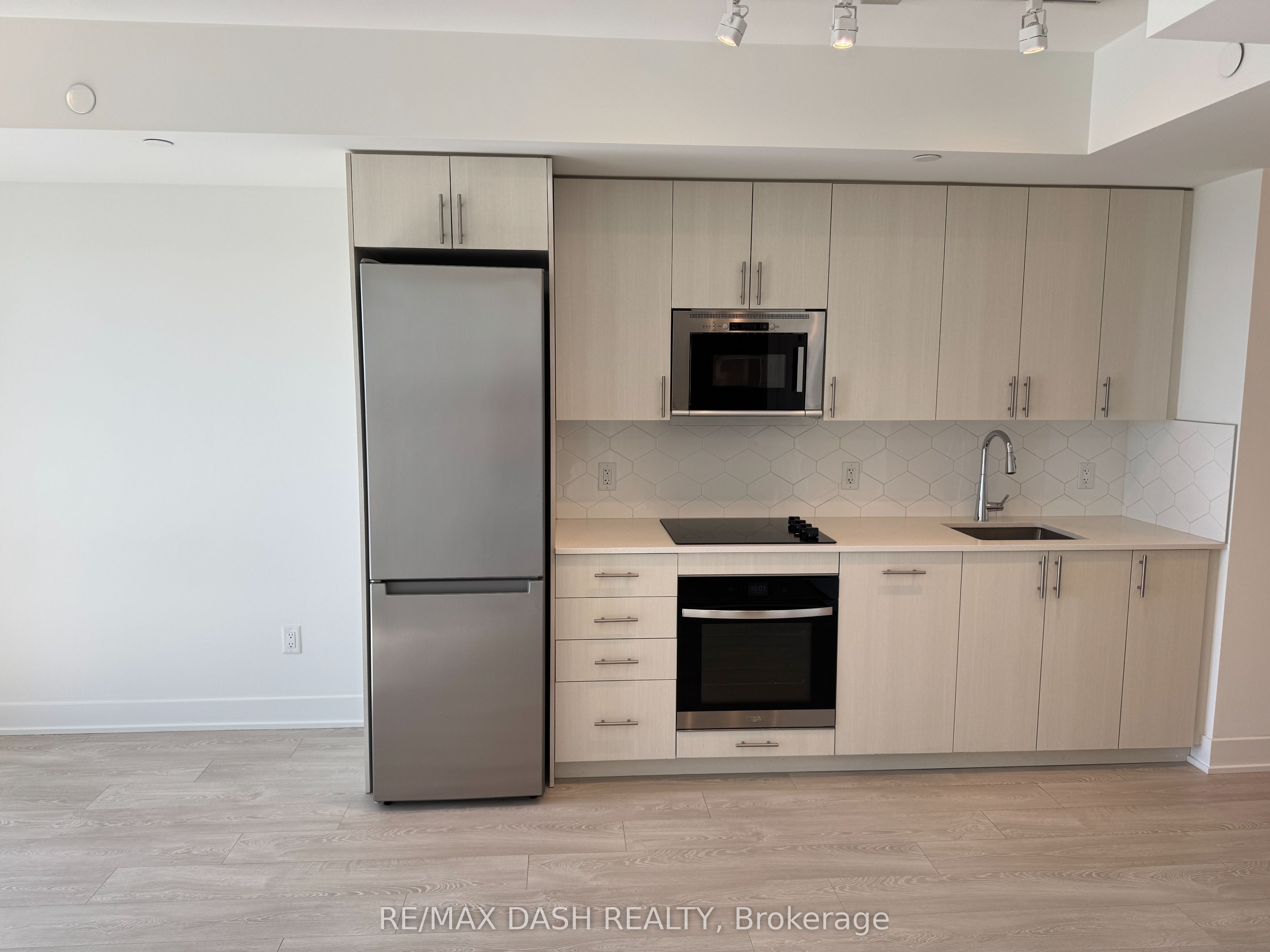 2545 Simcoe Street N 1622 Property Photo 11