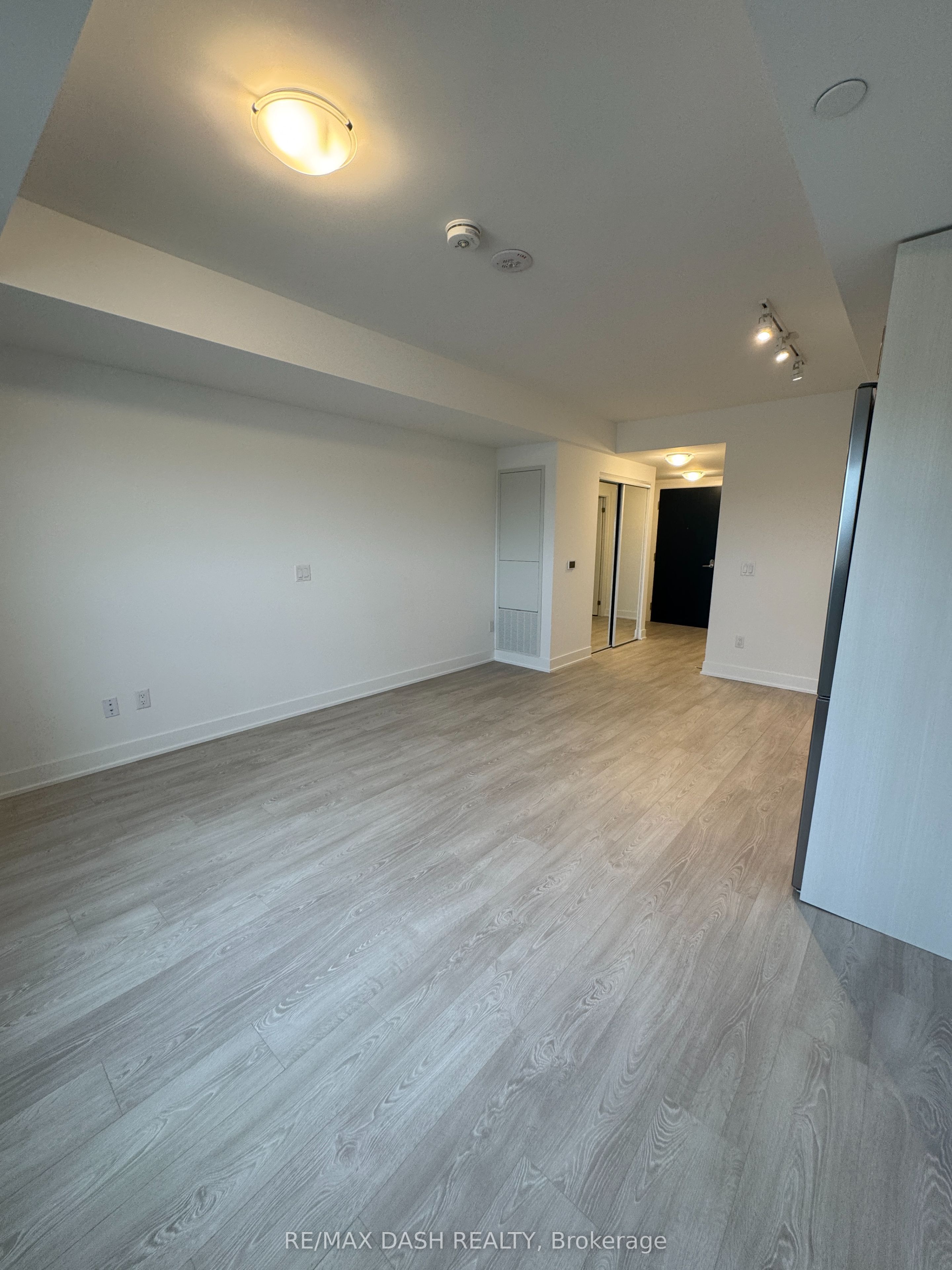 2545 Simcoe Street N 1530 Property Photo 9