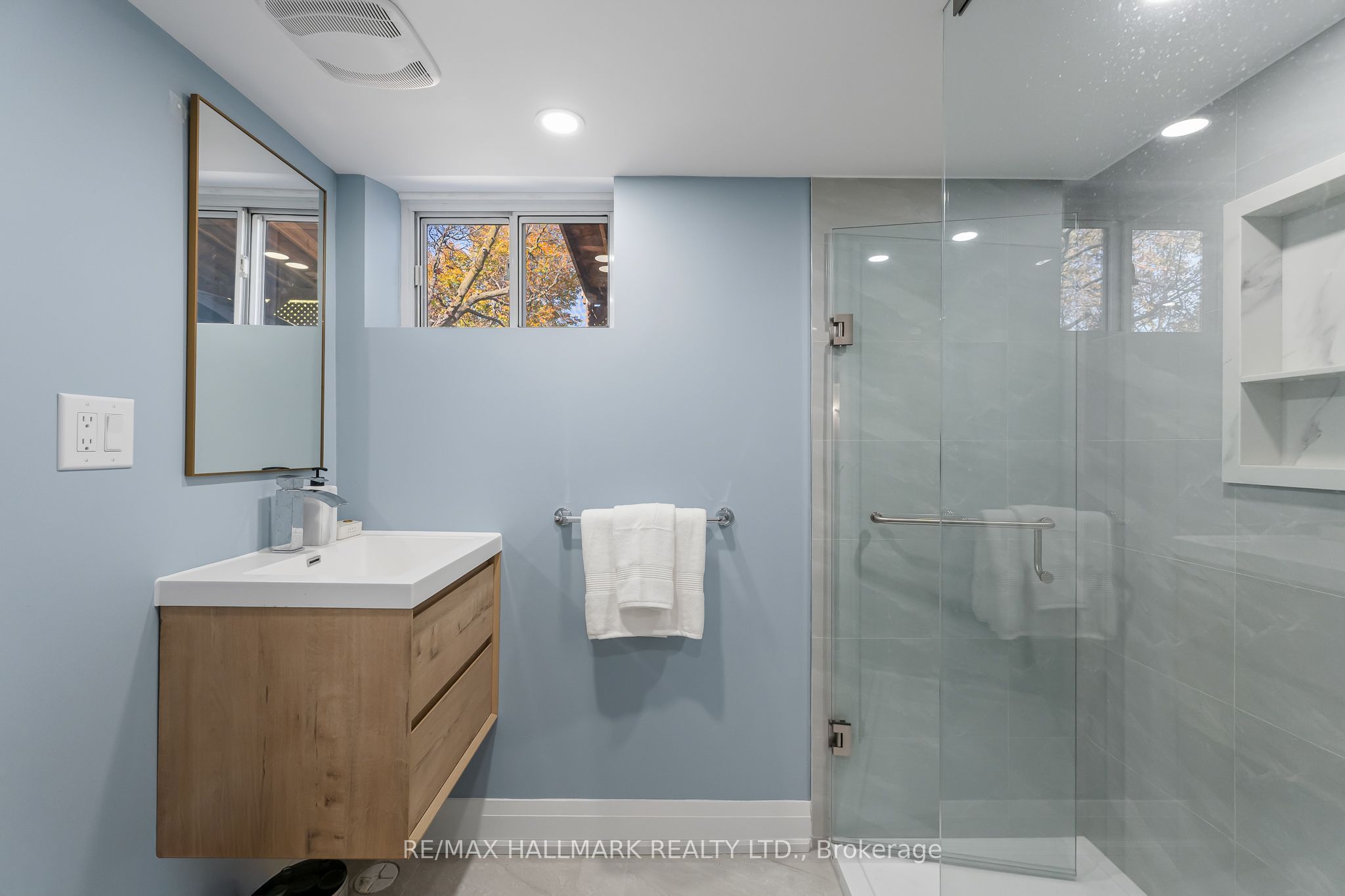 3 Armada Court Property Photo 35