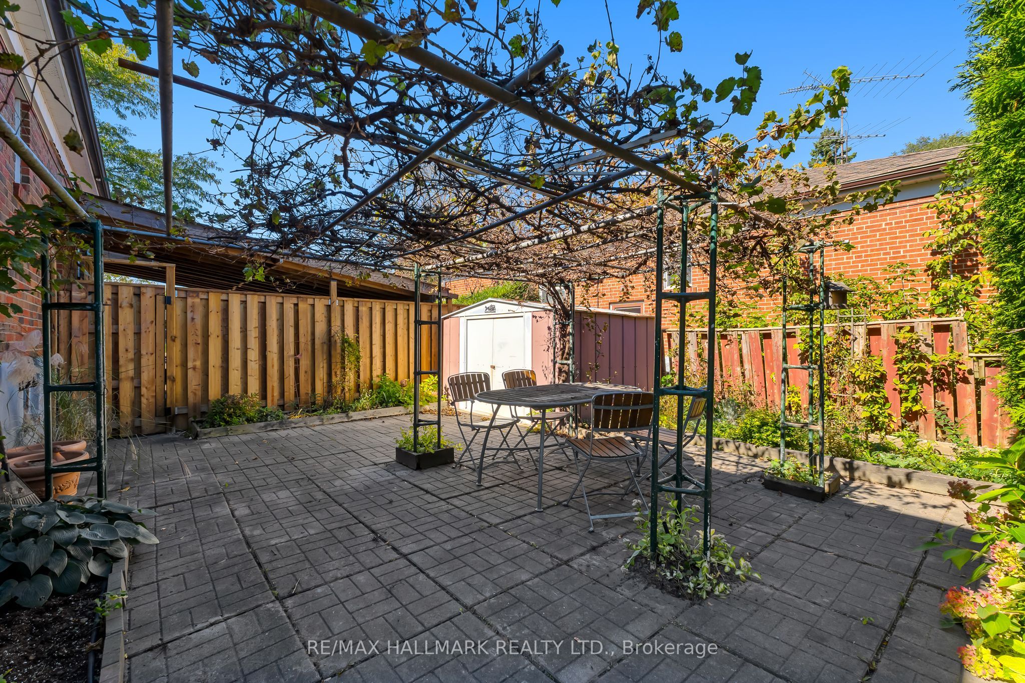 3 Armada Court Property Photo 41