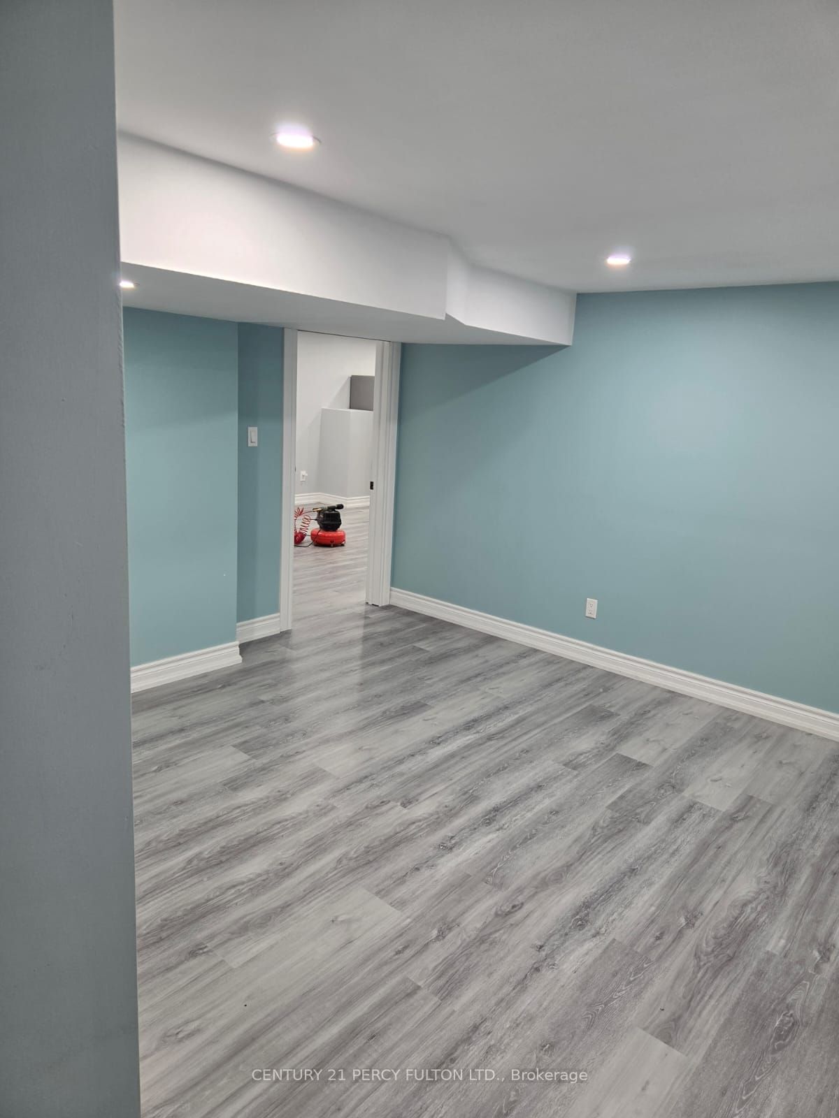 158 Eastmount Street Bsmt Property Photo 5