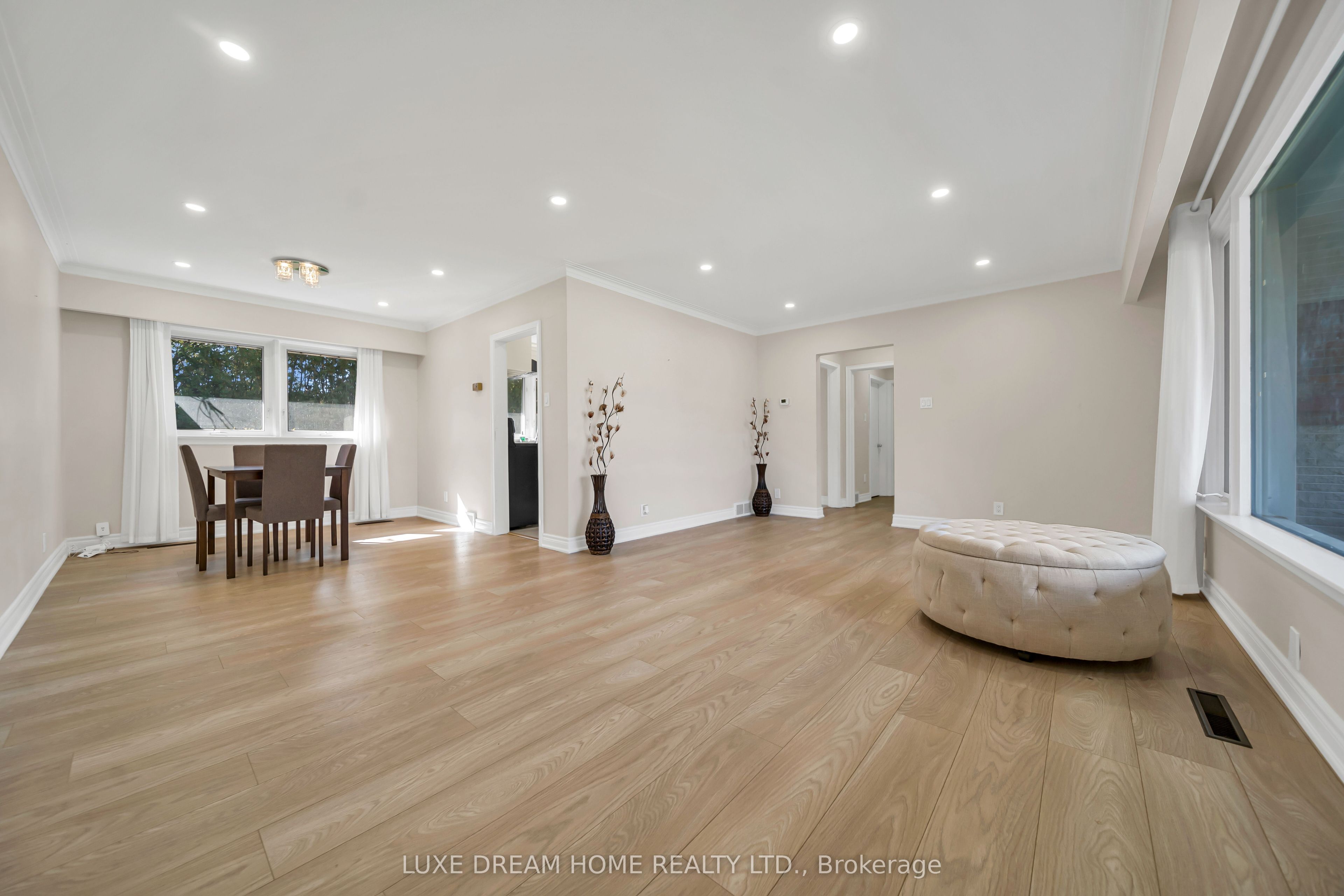 834 Law Street Property Photo 9