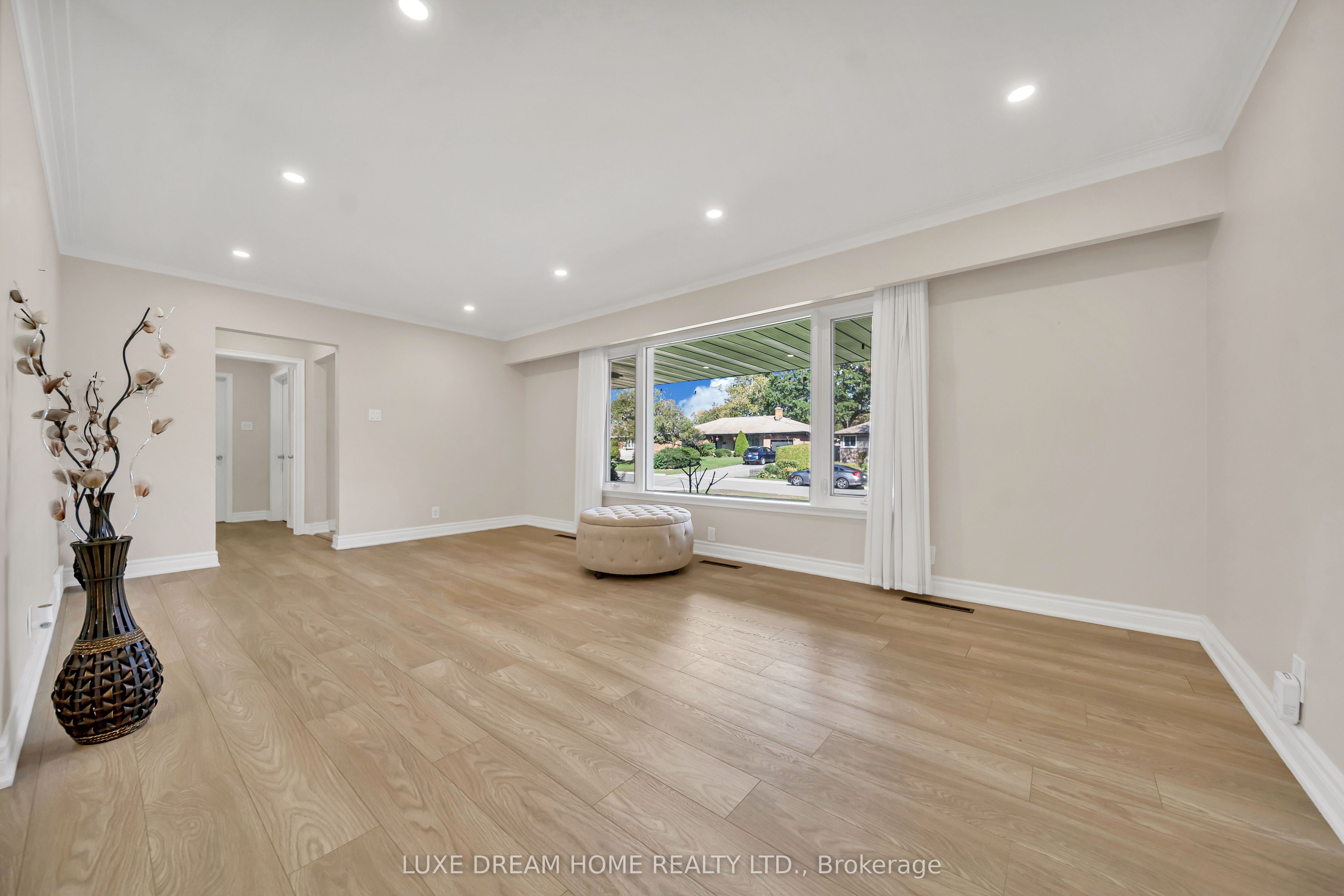 834 Law Street Property Photo 12