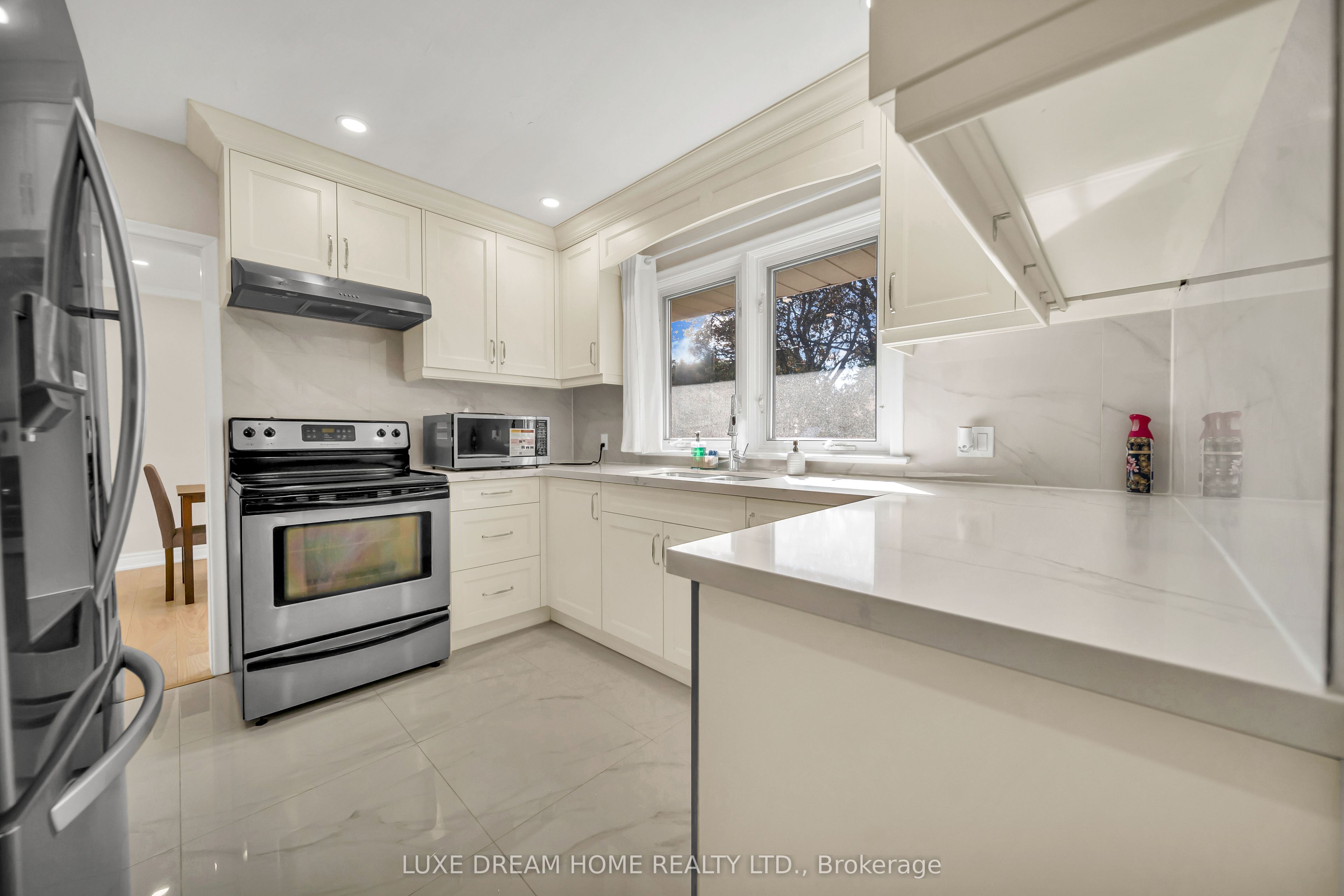 834 Law Street Property Photo 13