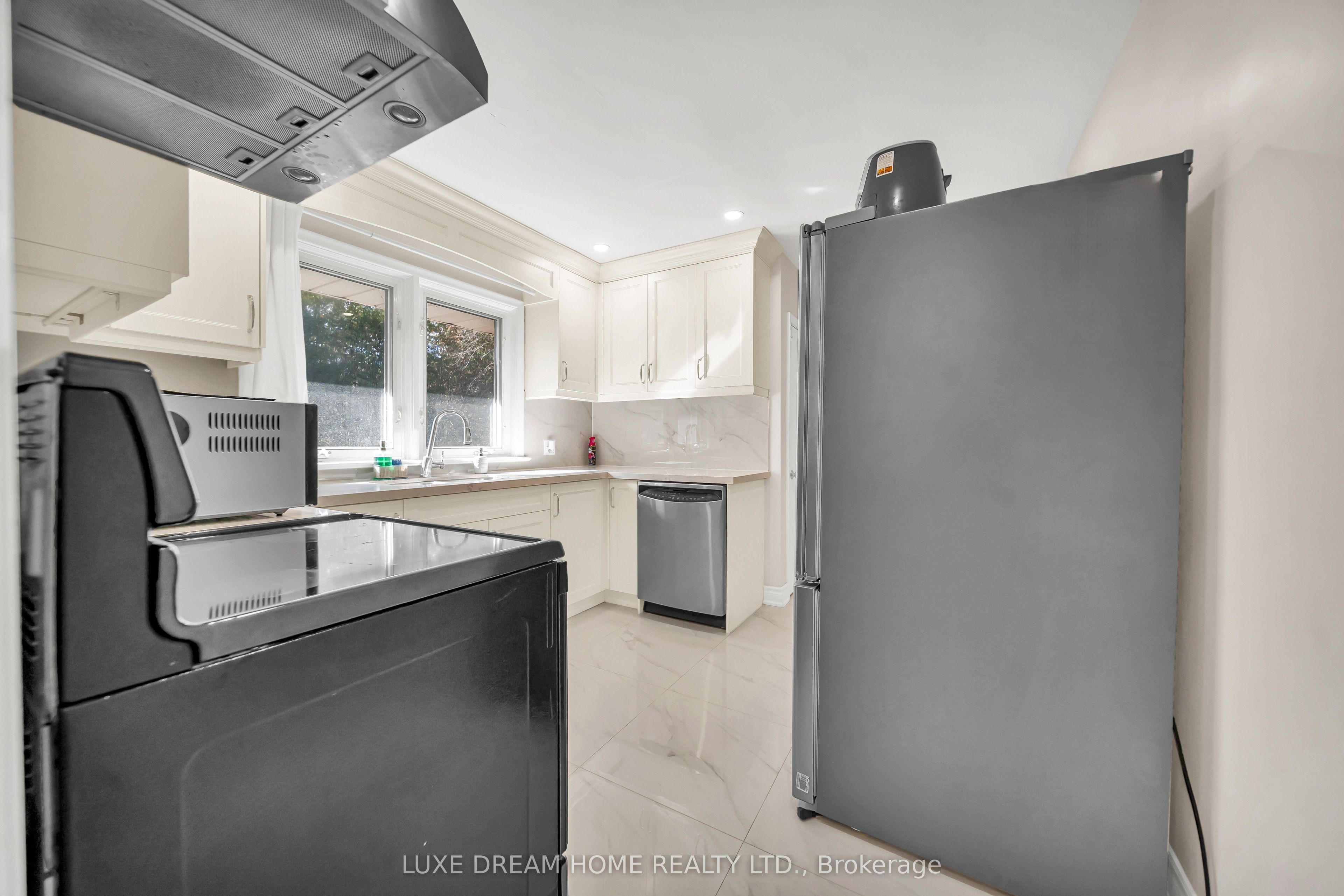 834 Law Street Property Photo 15