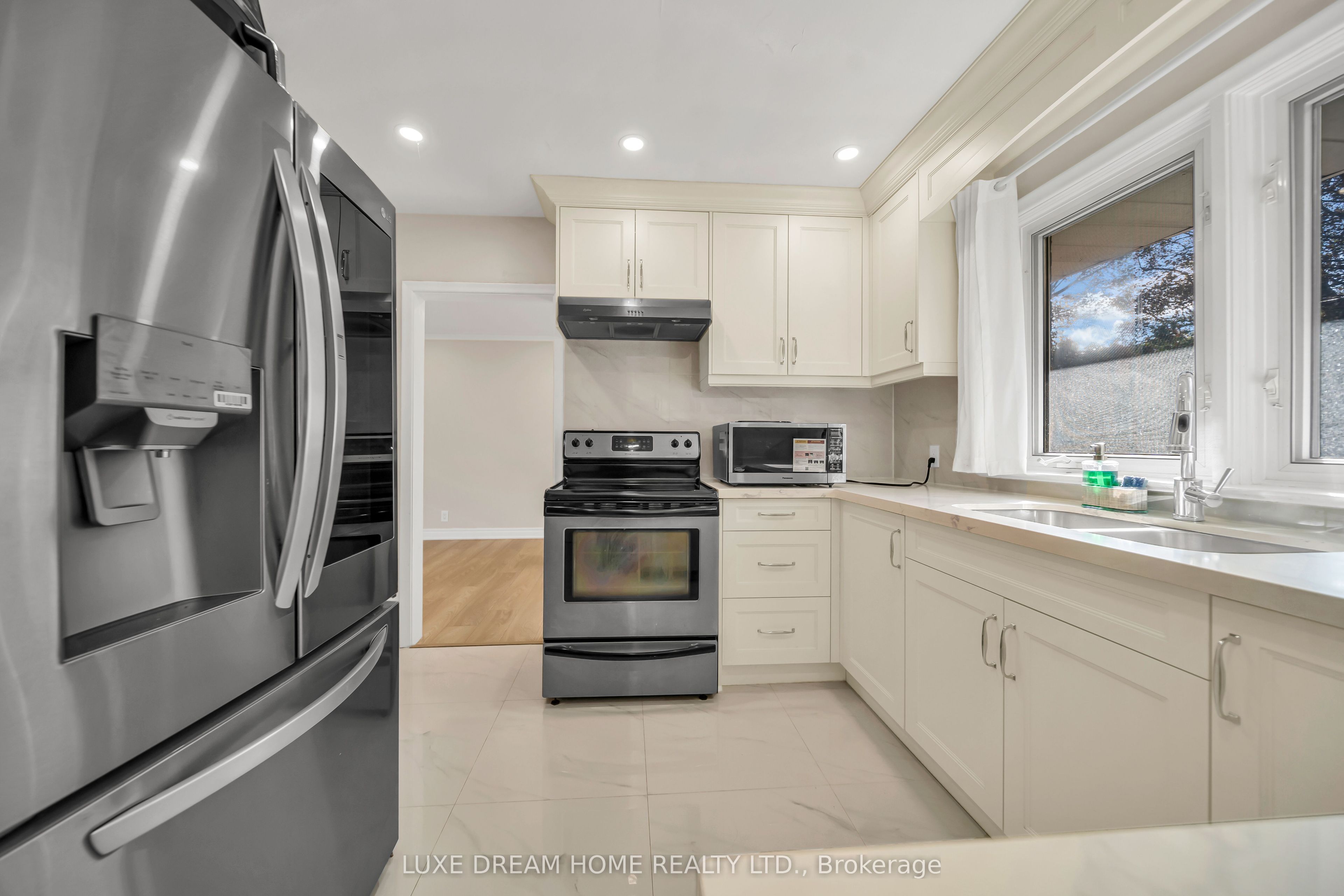834 Law Street Property Photo 16