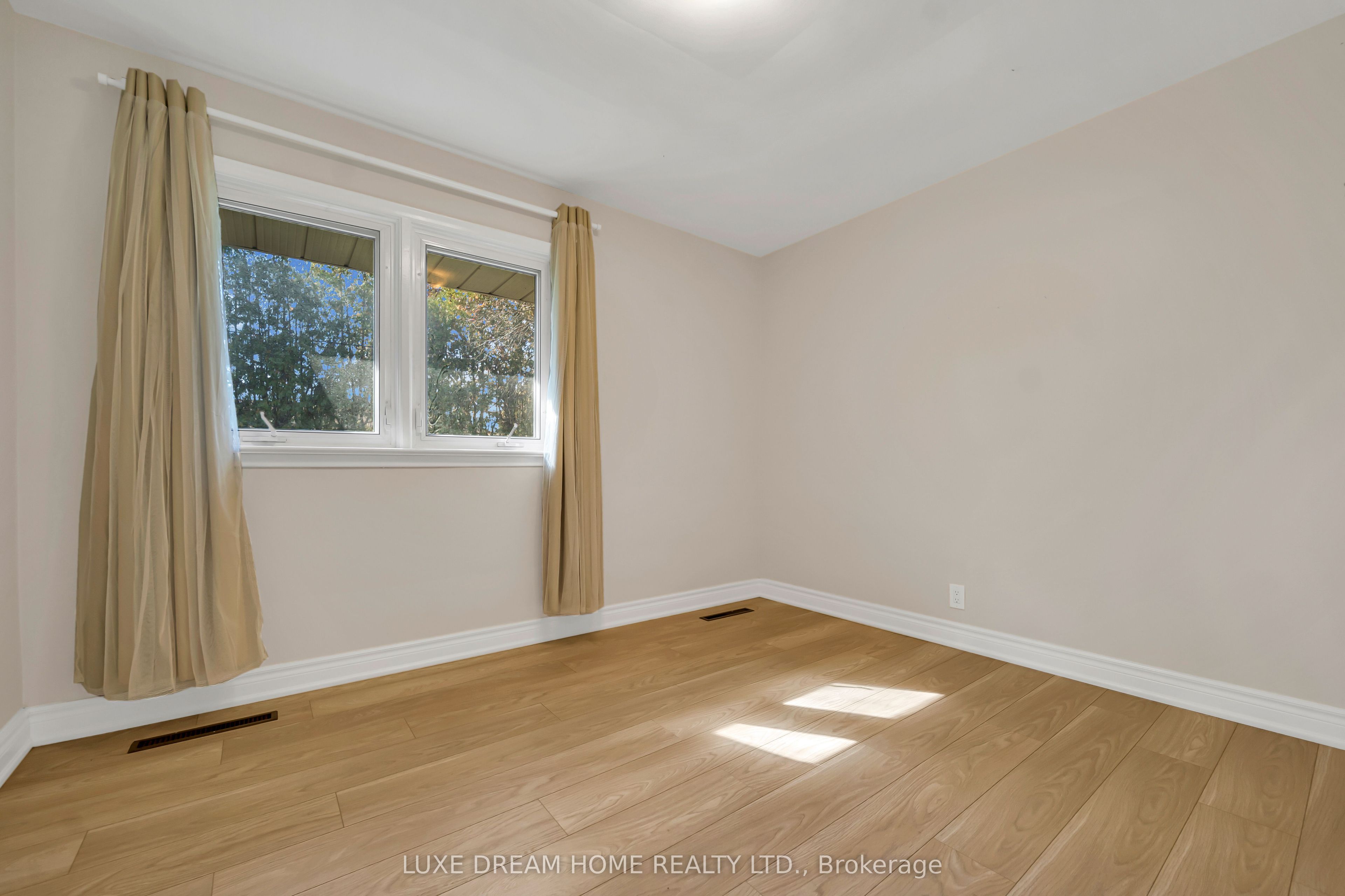834 Law Street Property Photo 24