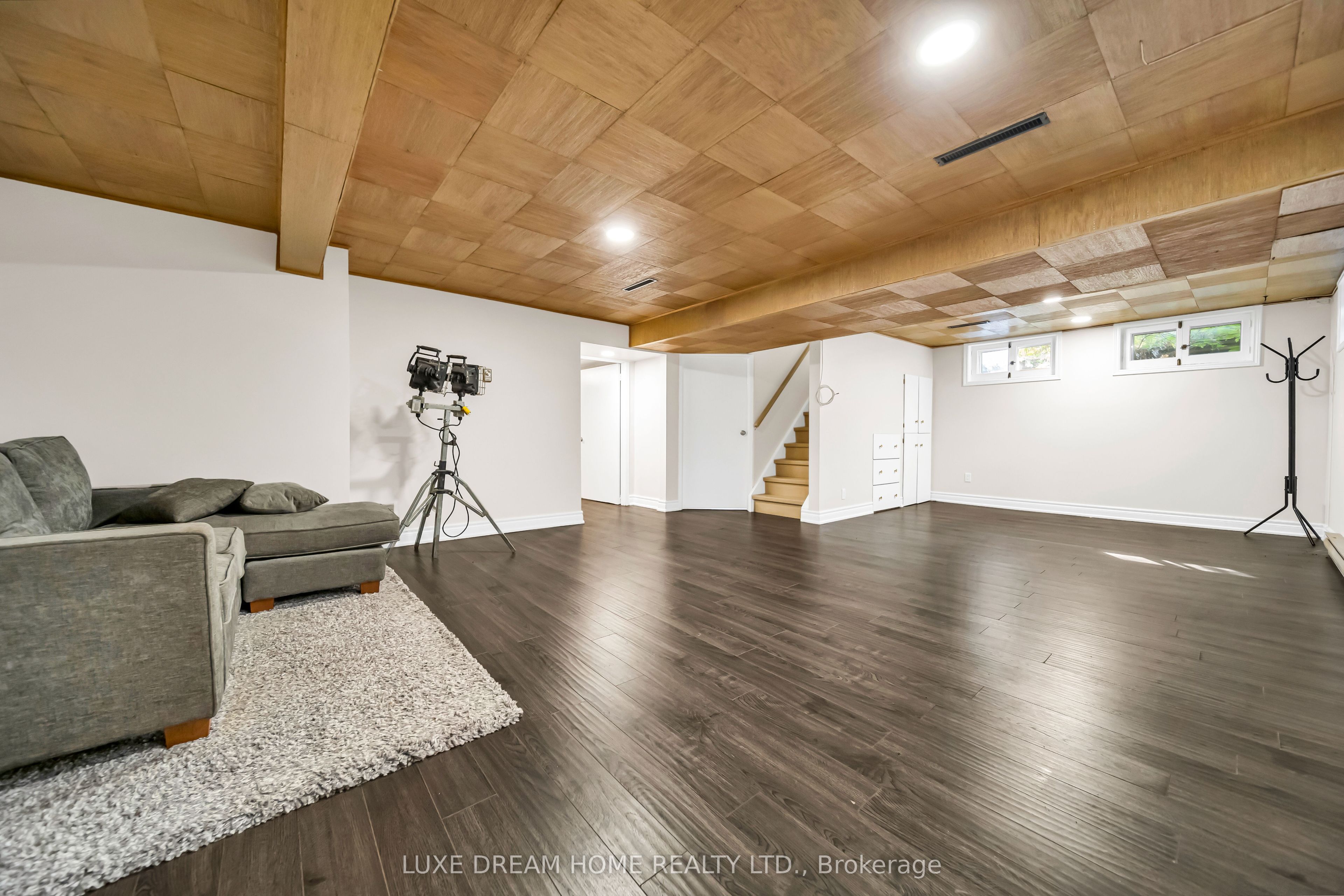 834 Law Street Property Photo 28