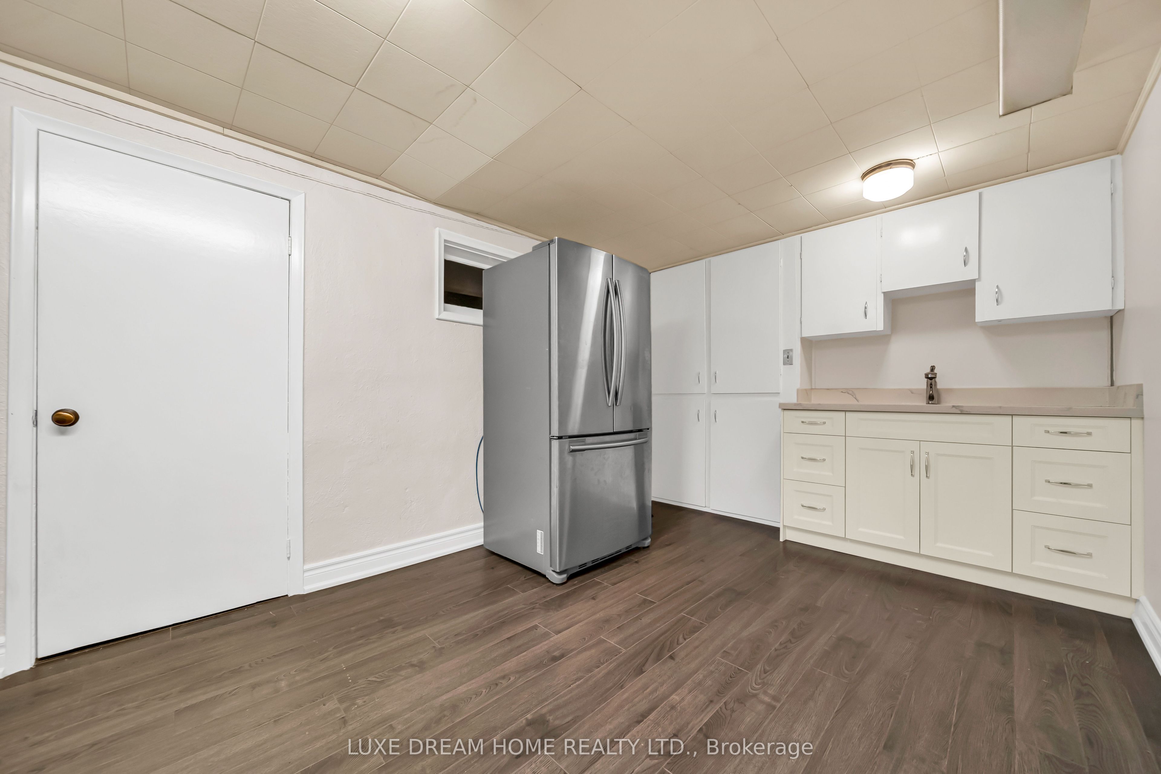 834 Law Street Property Photo 34