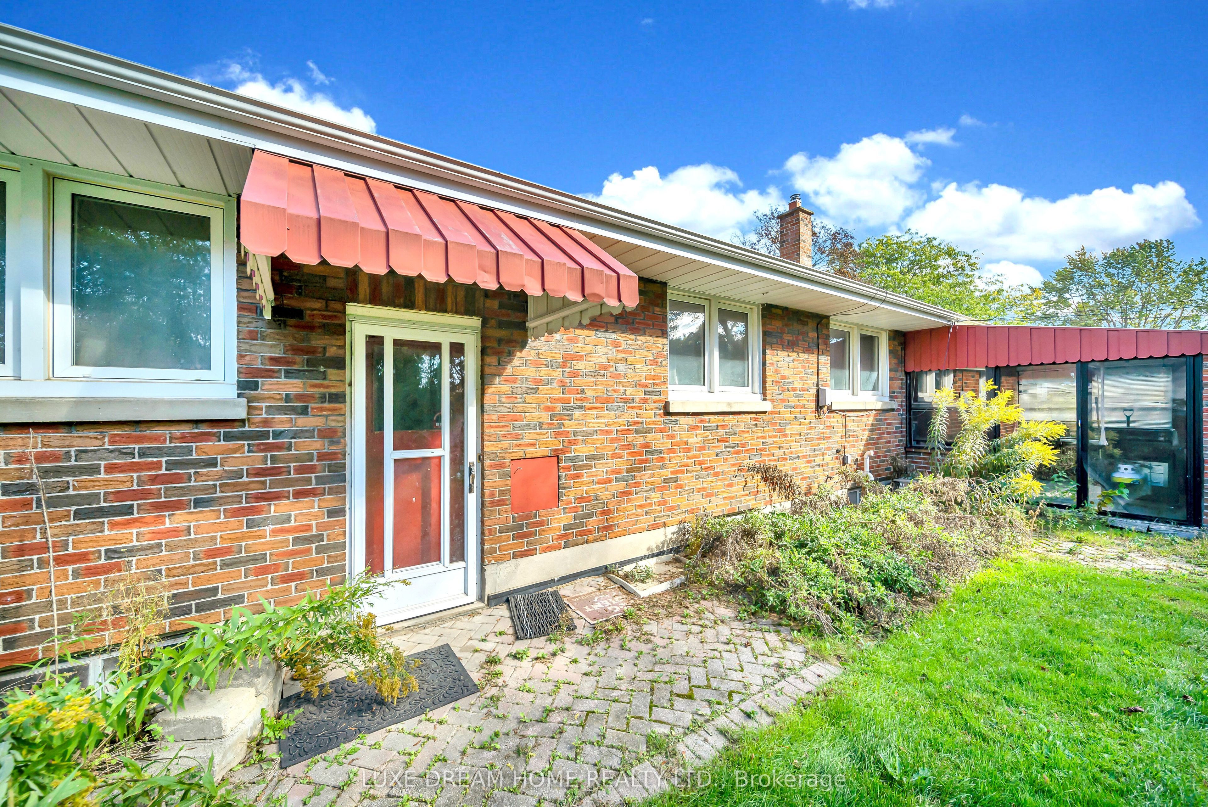 834 Law Street Property Photo 37