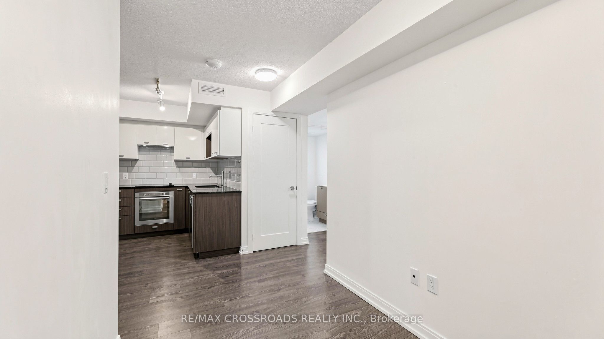 275 Village Green Square 525 Property Photo 21