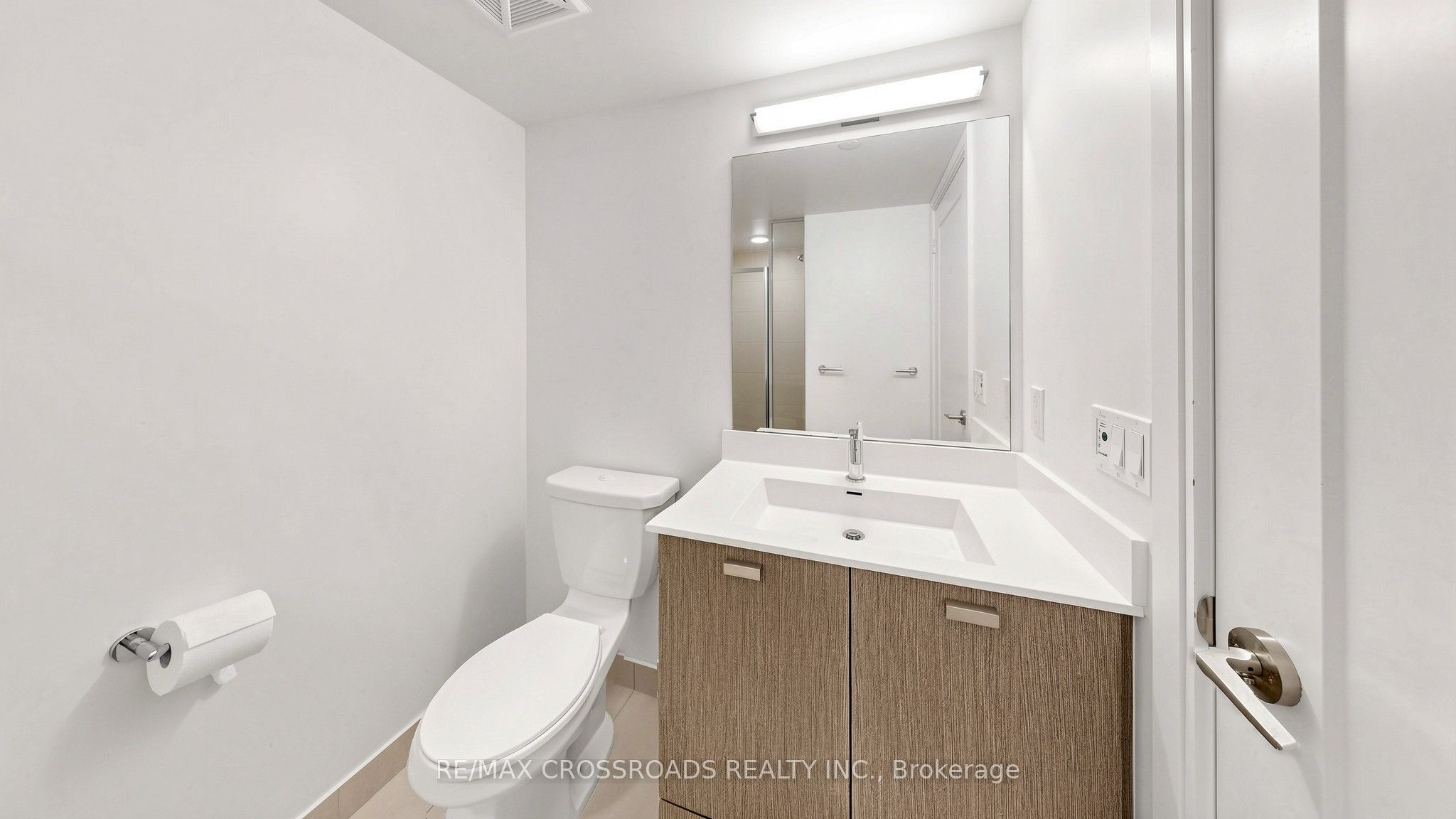 275 Village Green Square 525 Property Photo 26