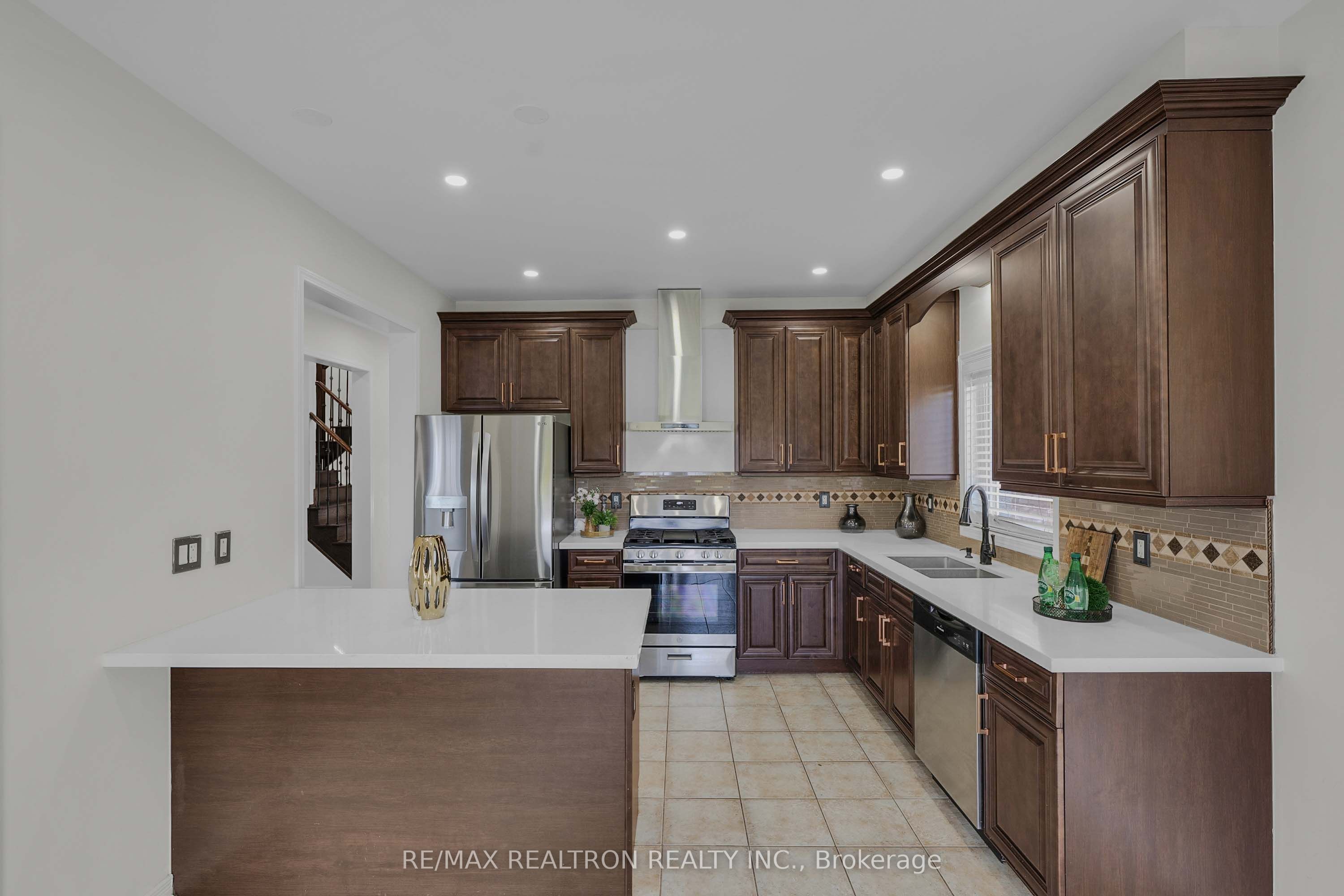 51 Swindells Street Property Photo 20