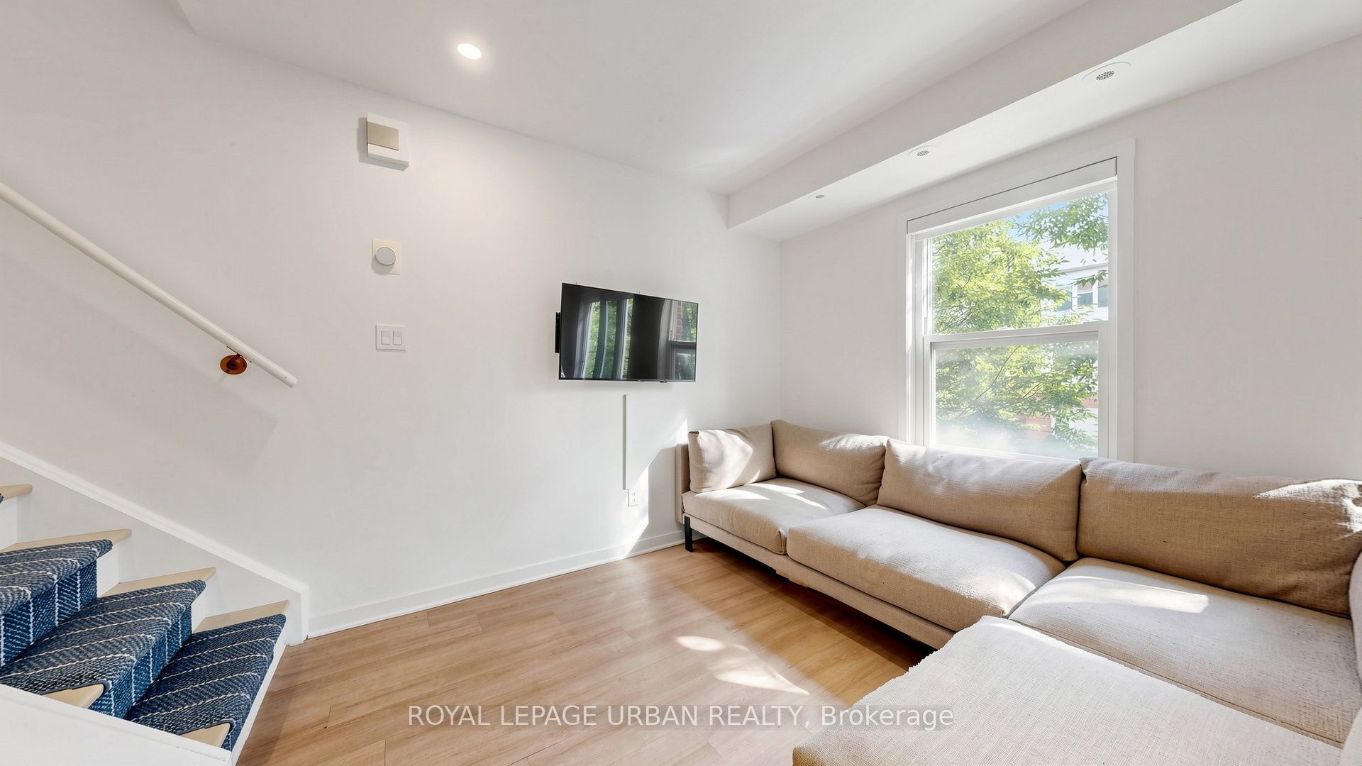 76 Munro Street 2 Property Photo 9