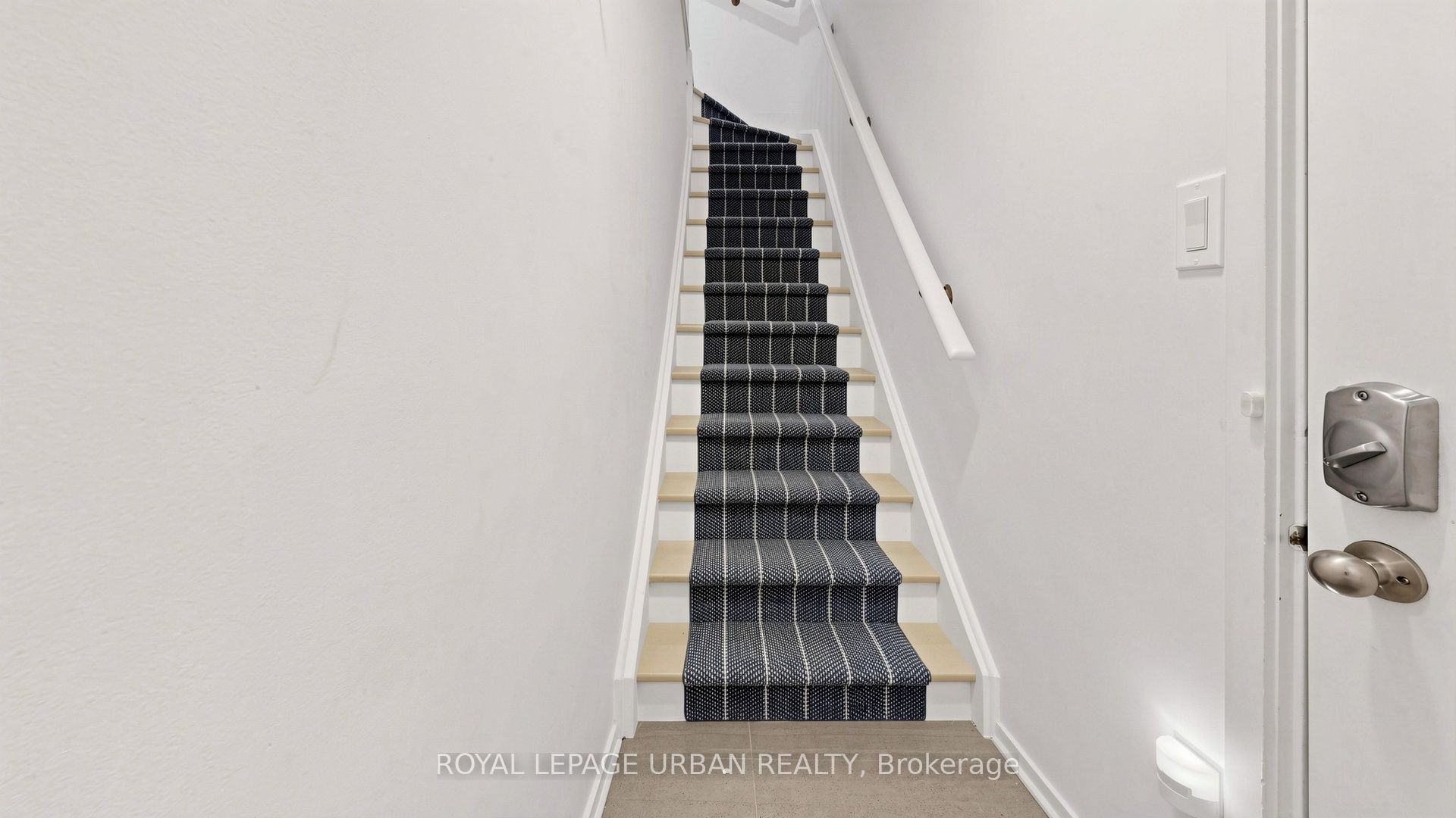 76 Munro Street 2 Property Photo 27