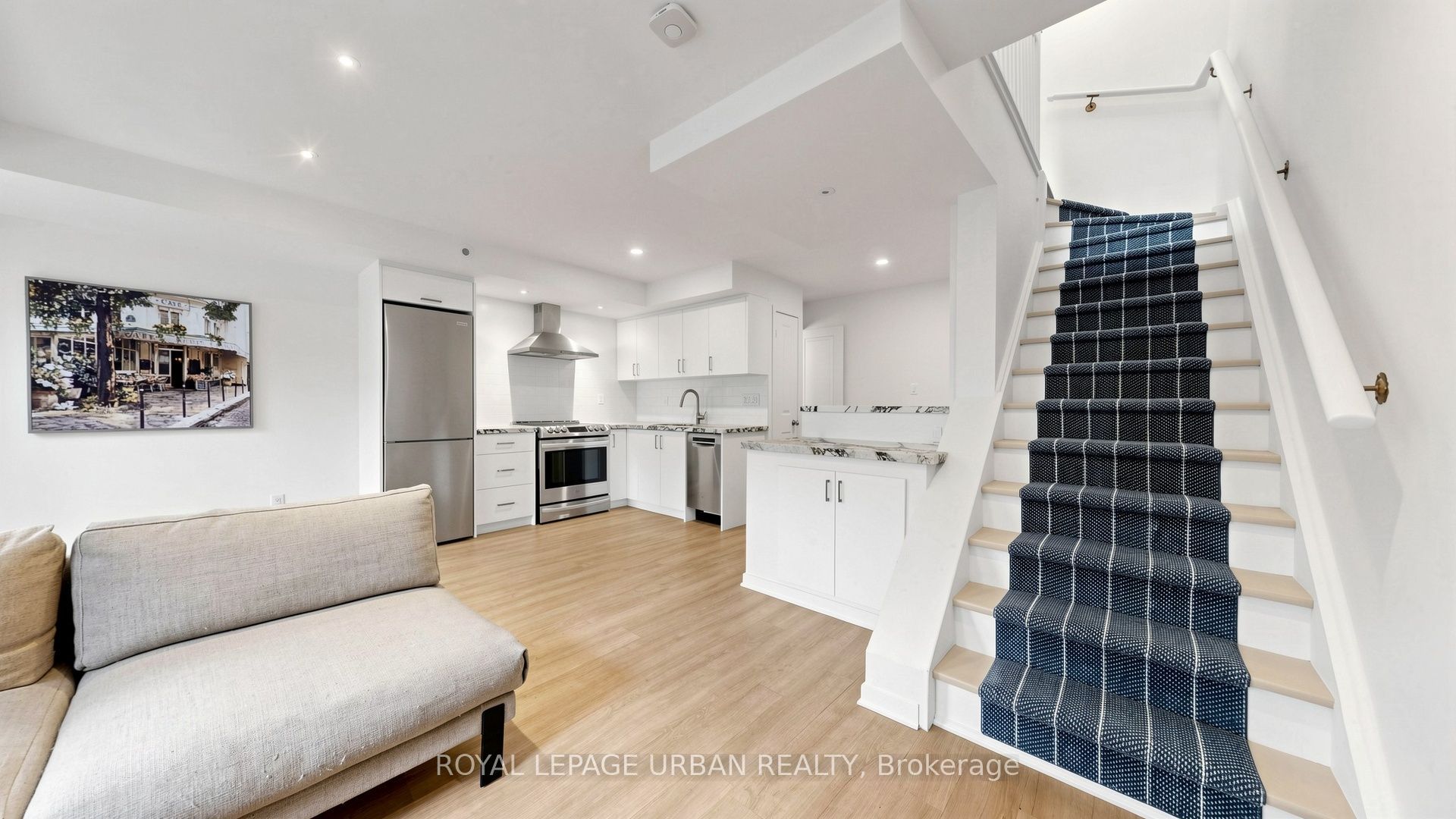 76 Munro Street 2 Property Photo 10