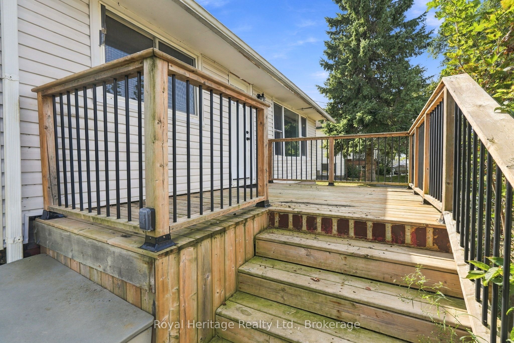 127 Coleman Crescent Property Photo 3